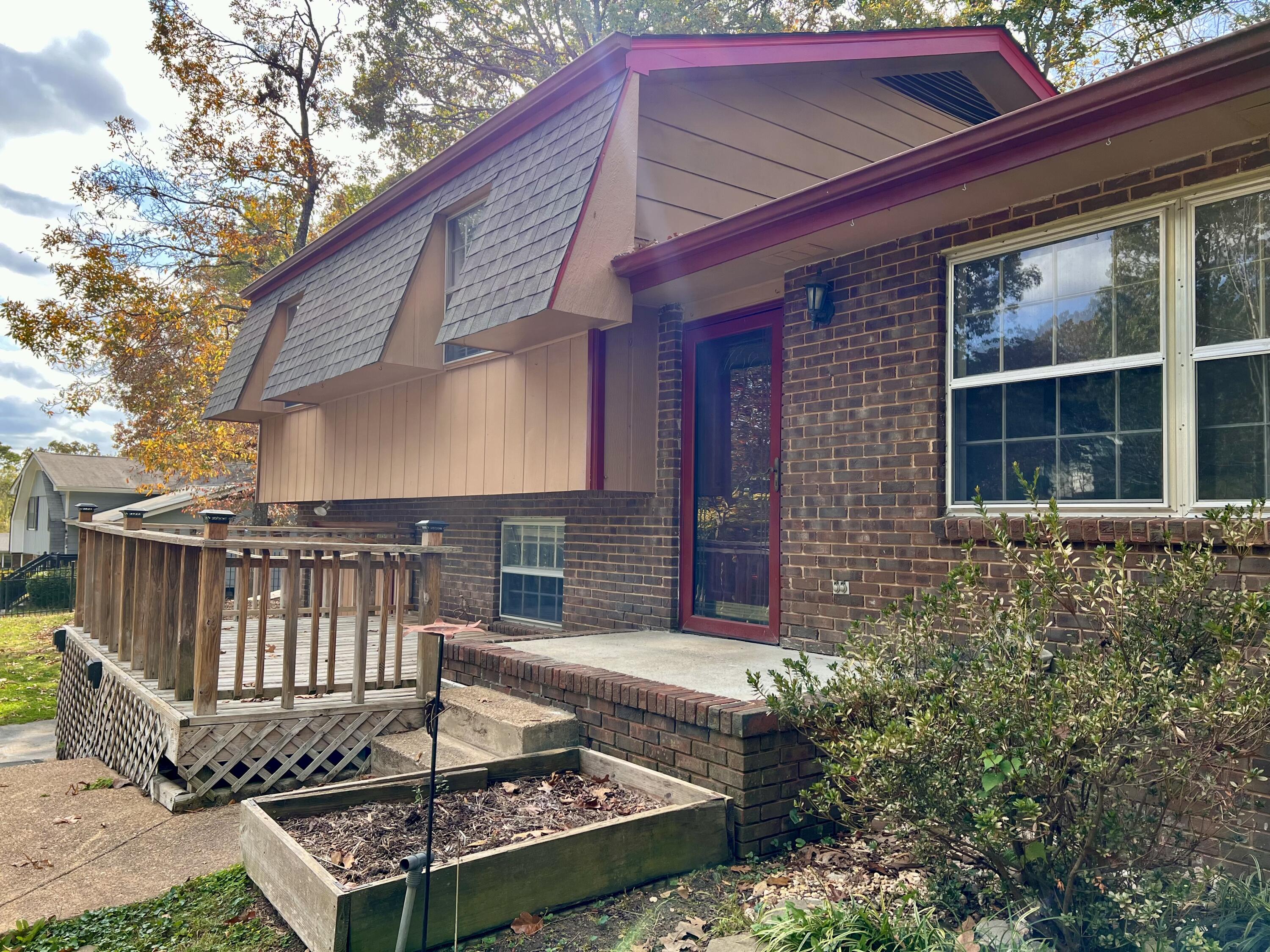 6712 Barclay Lane