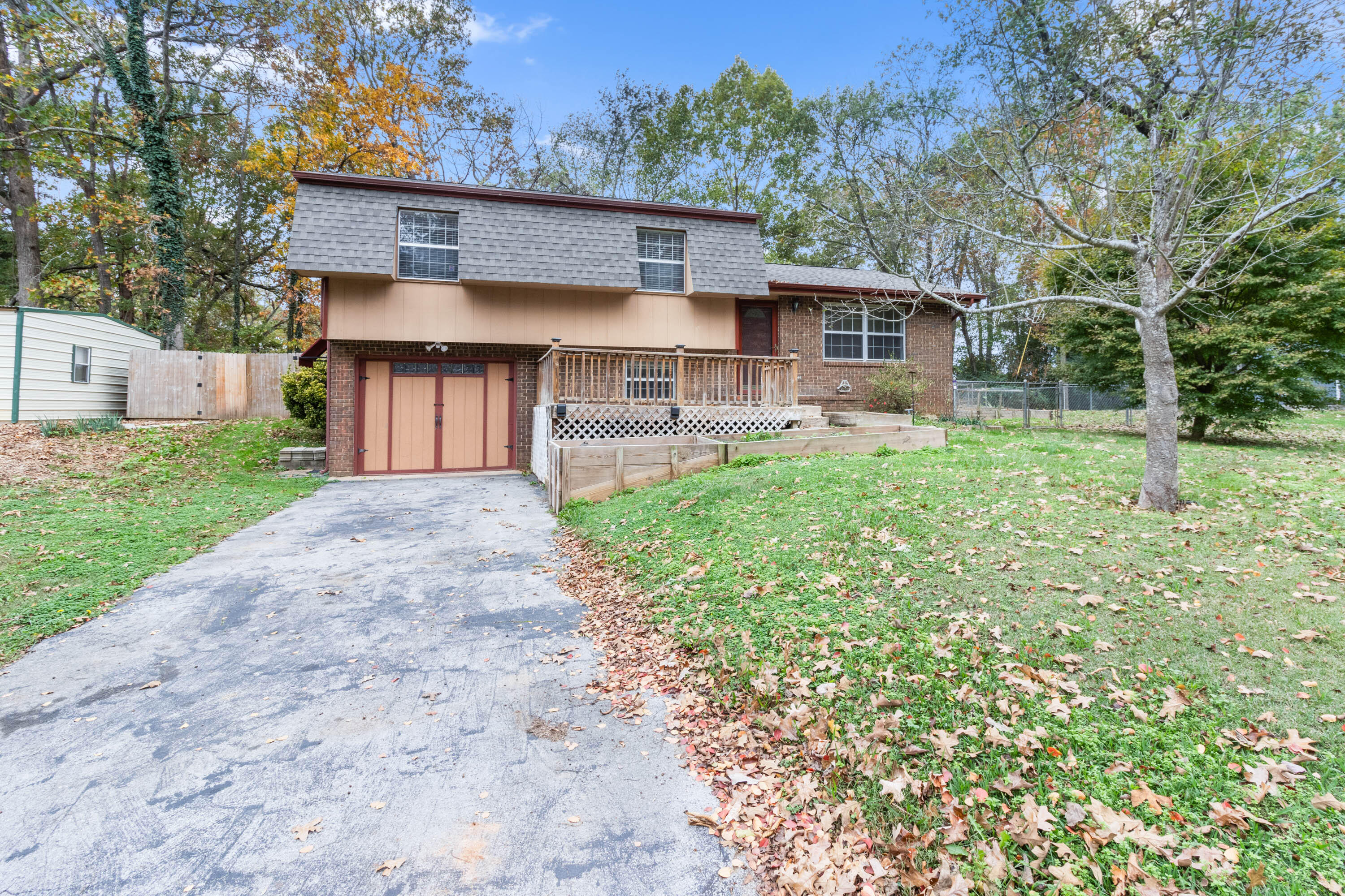 6712 Barclay Lane