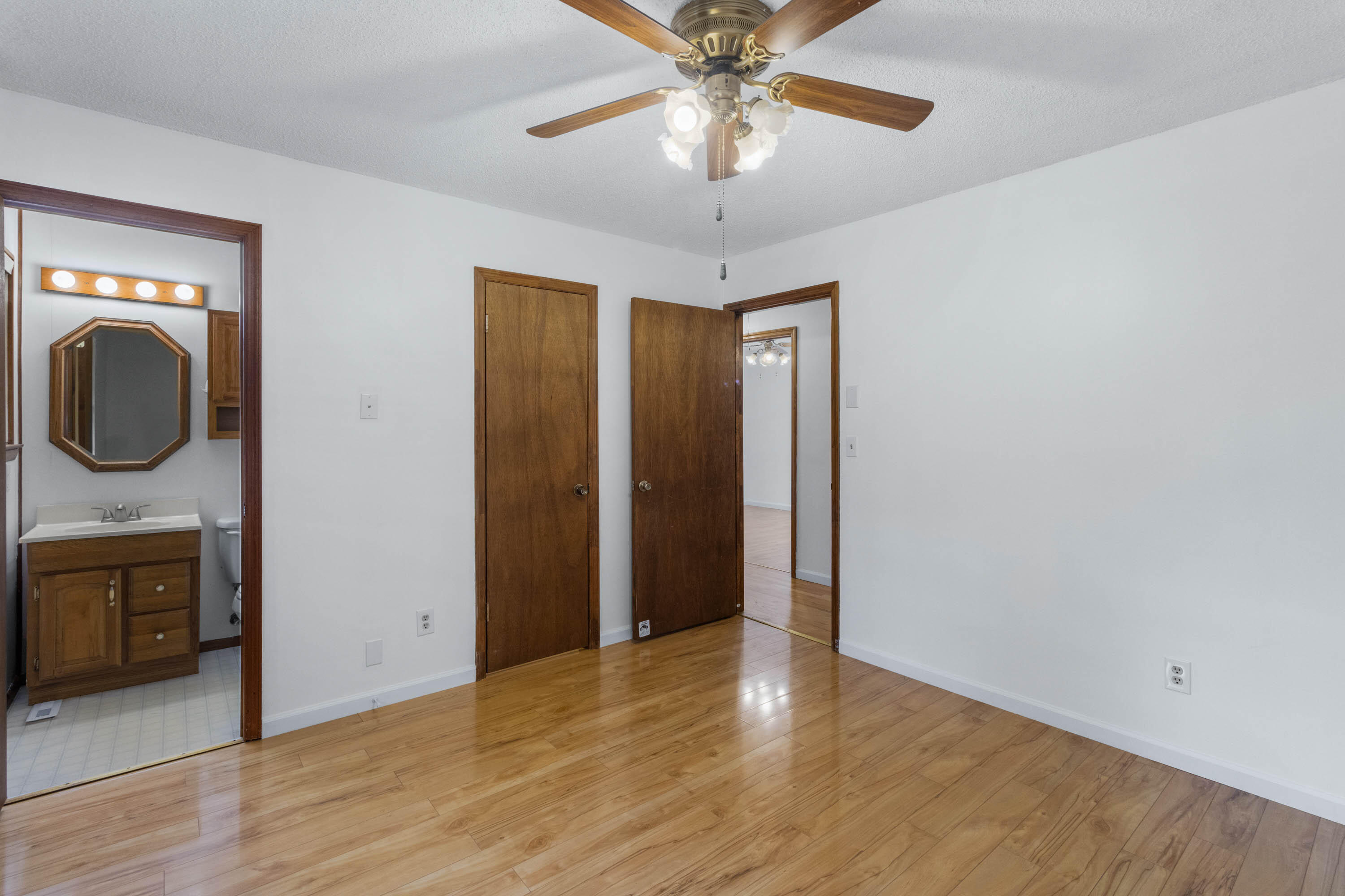 6712 Barclay Lane