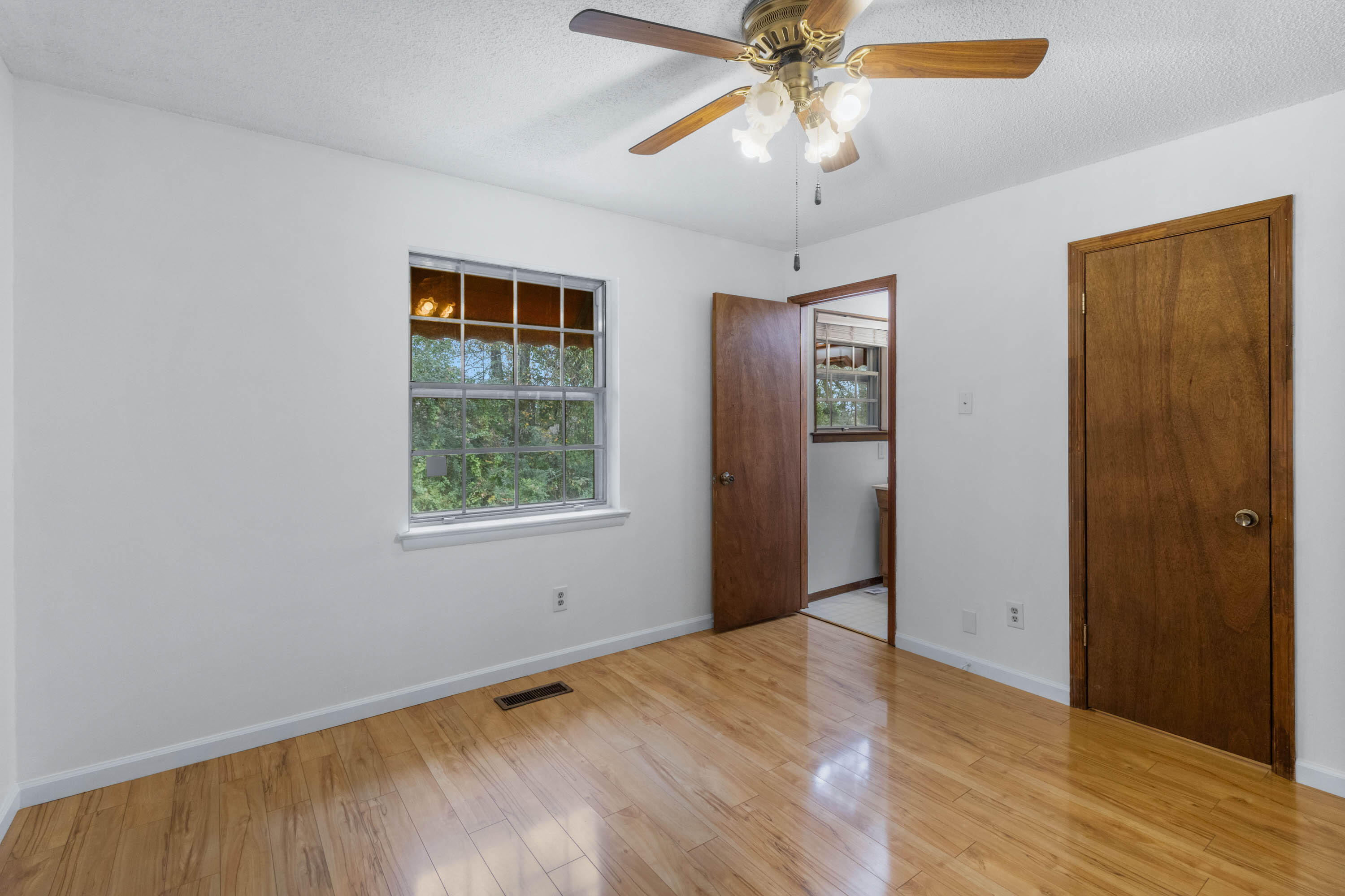 6712 Barclay Lane