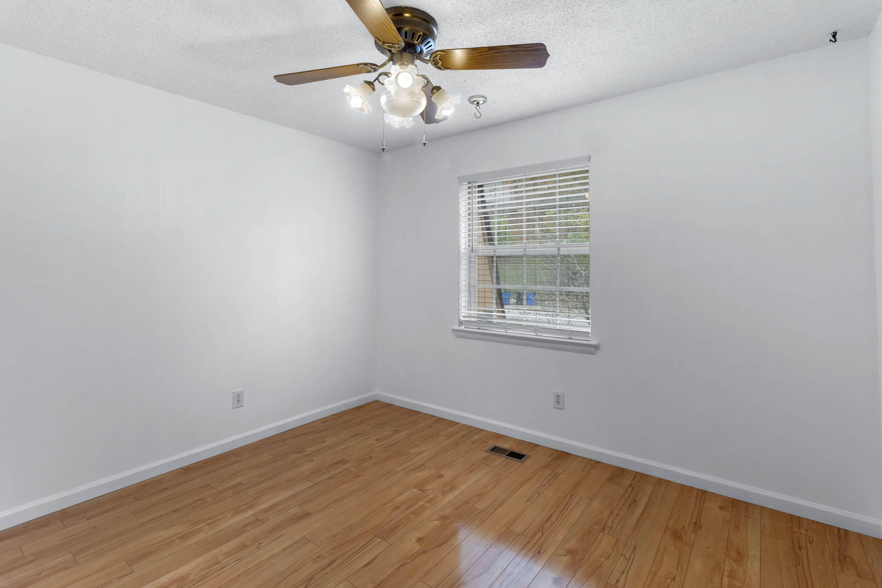 6712 Barclay Lane