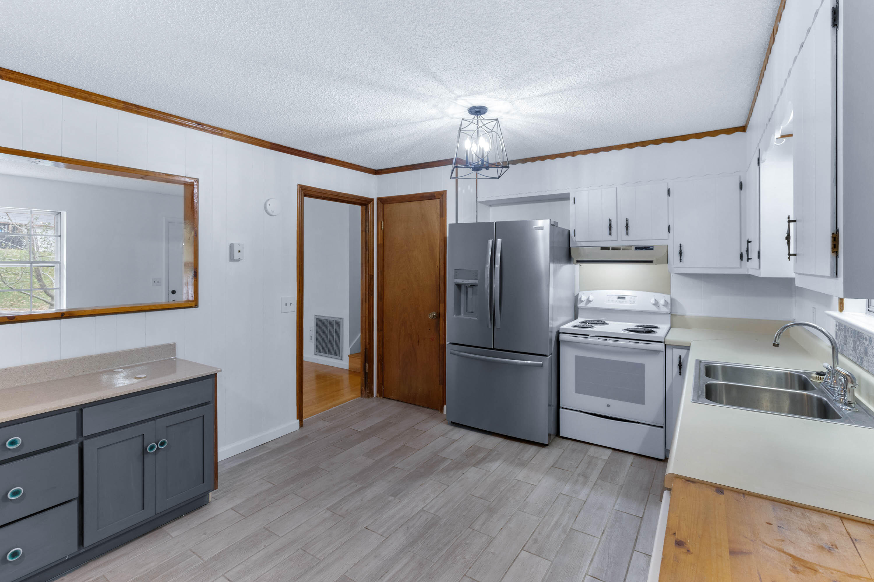 6712 Barclay Lane