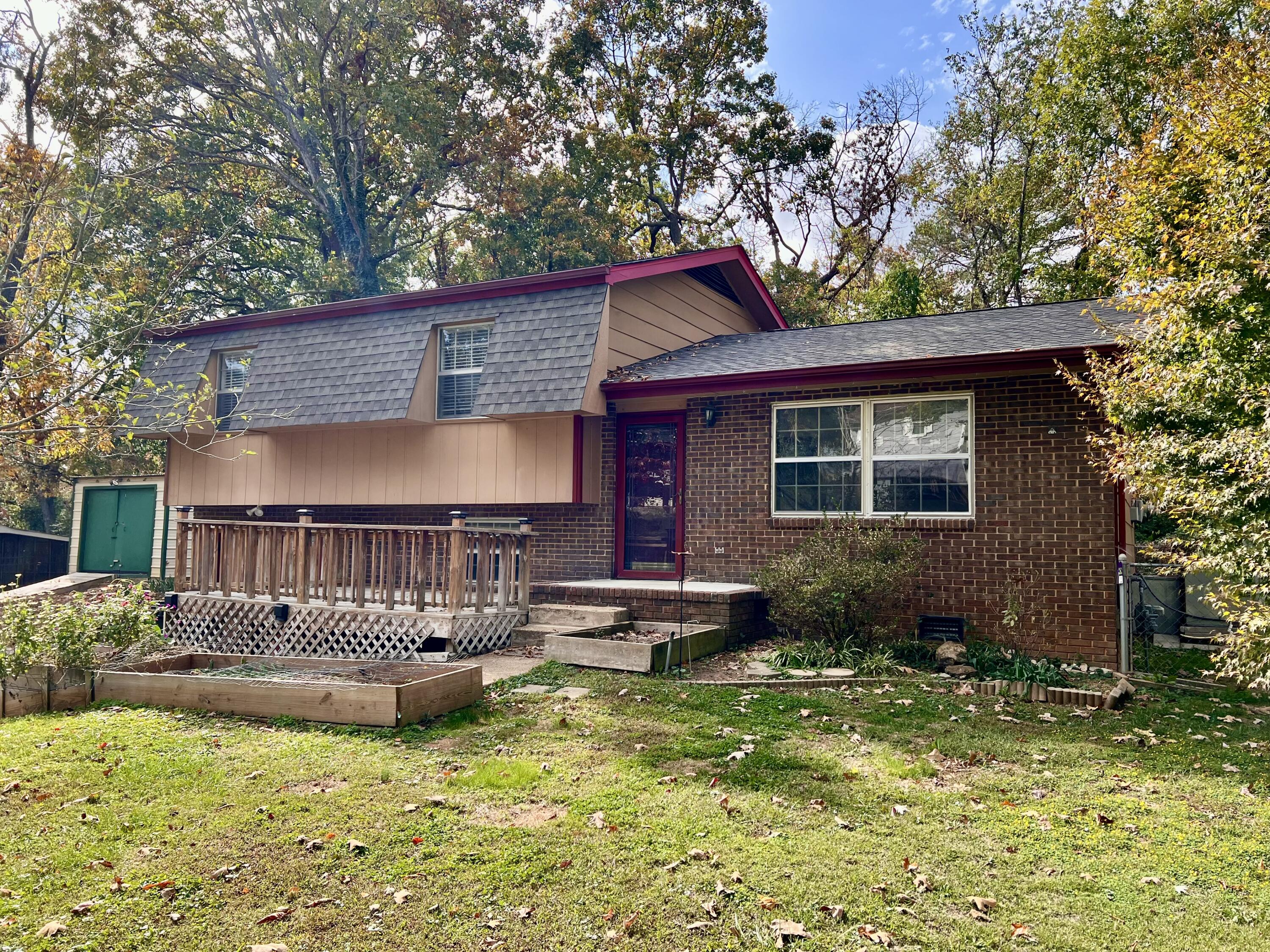 6712 Barclay Lane