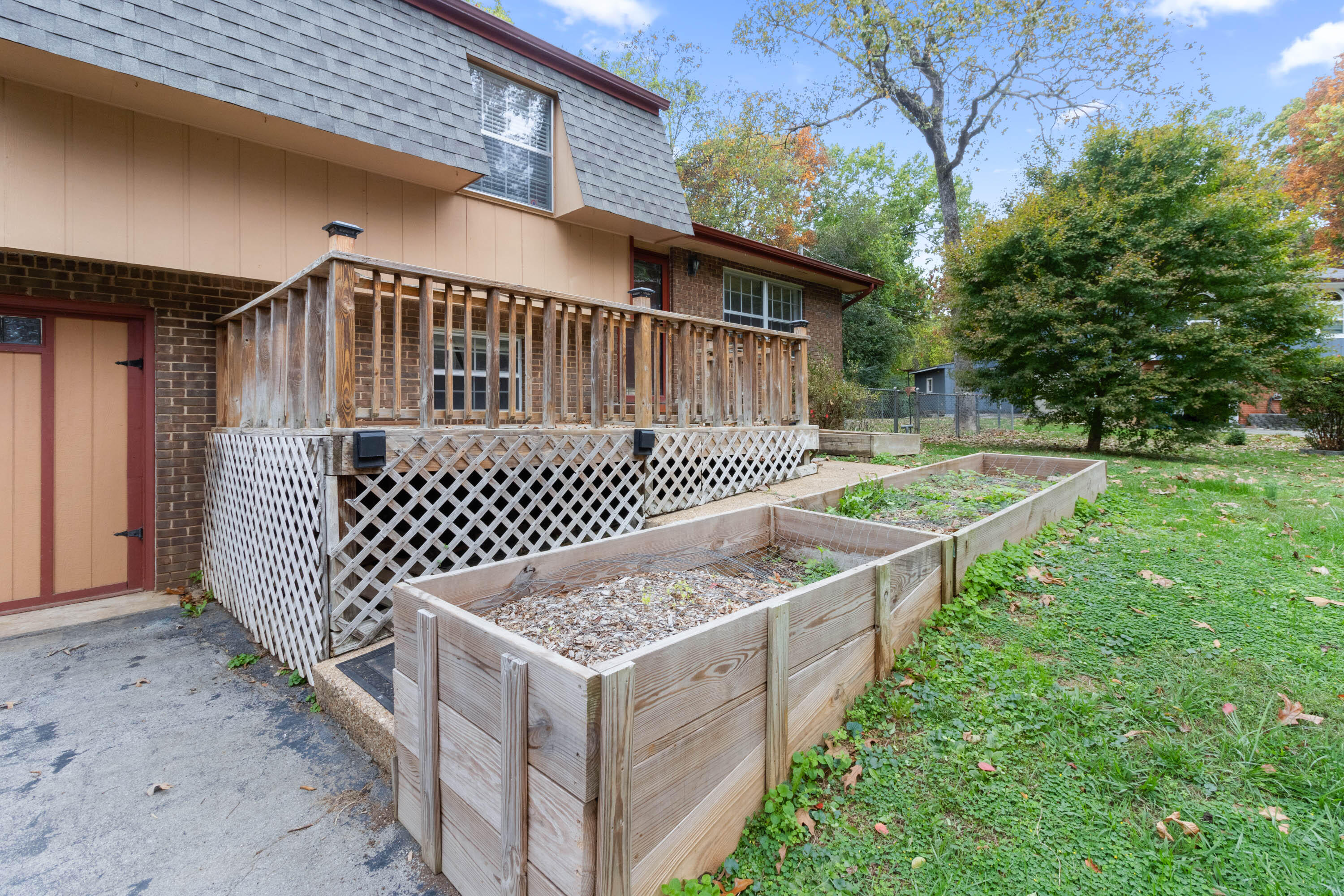 6712 Barclay Lane