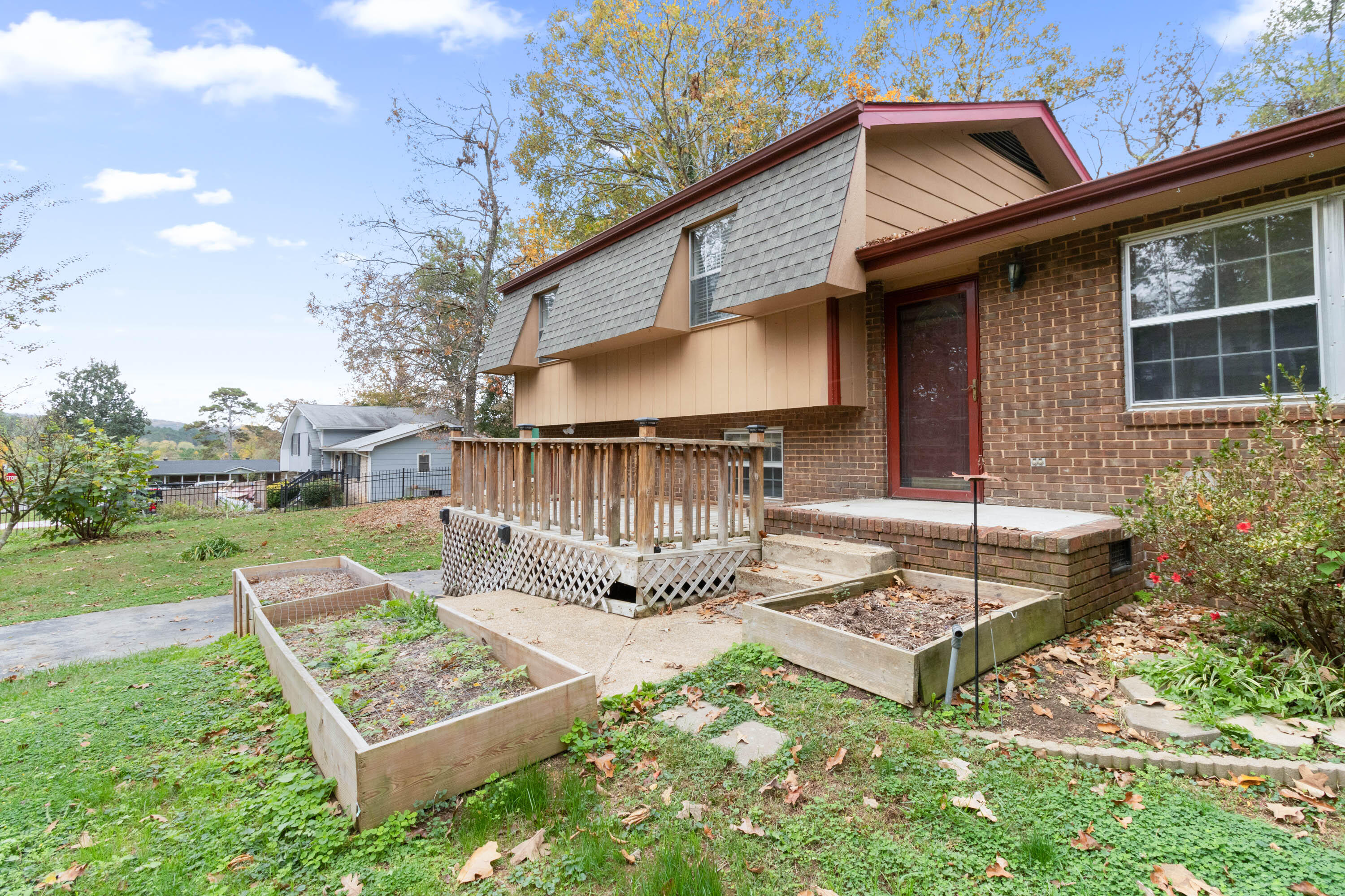 6712 Barclay Lane