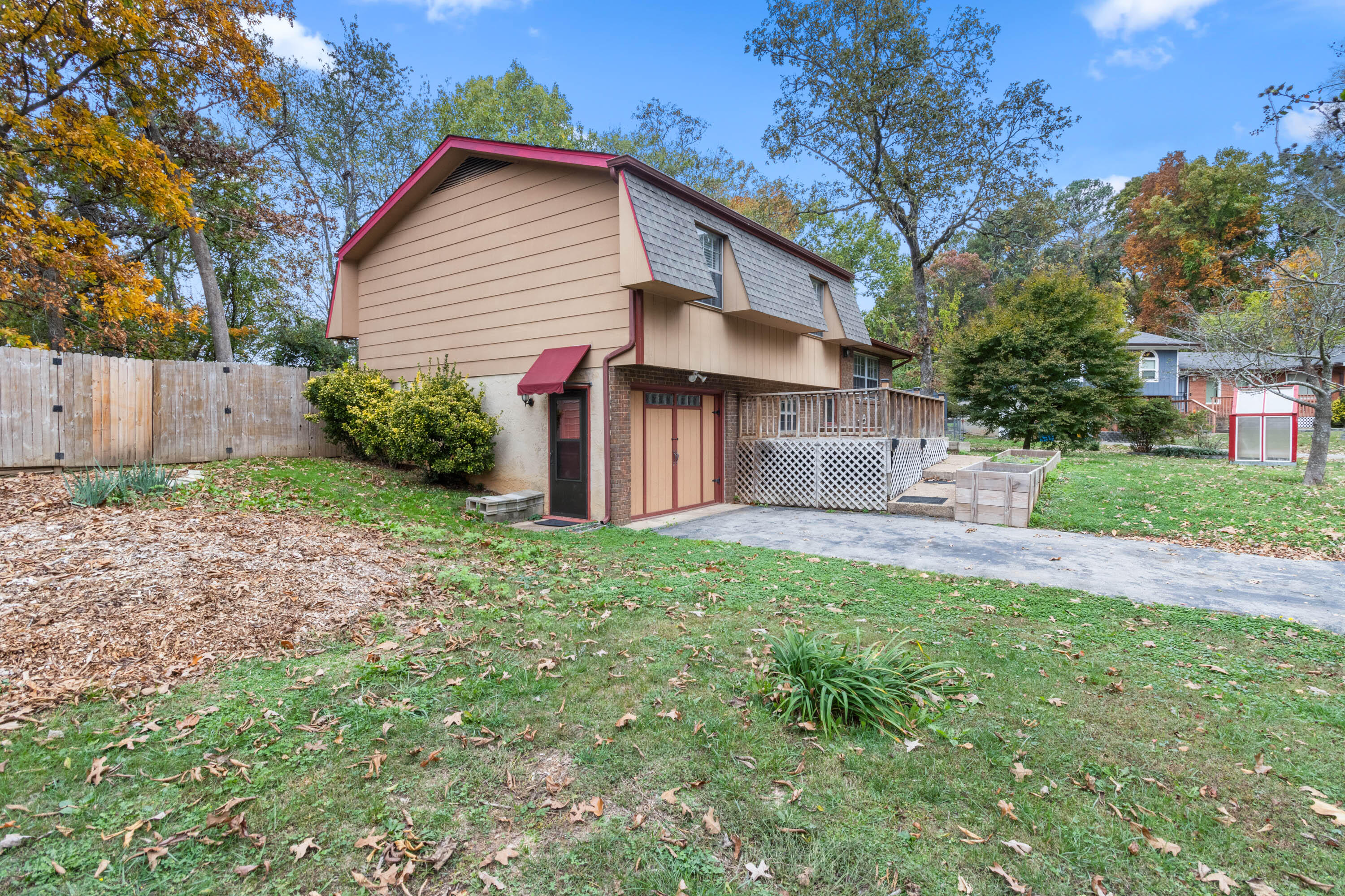 6712 Barclay Lane