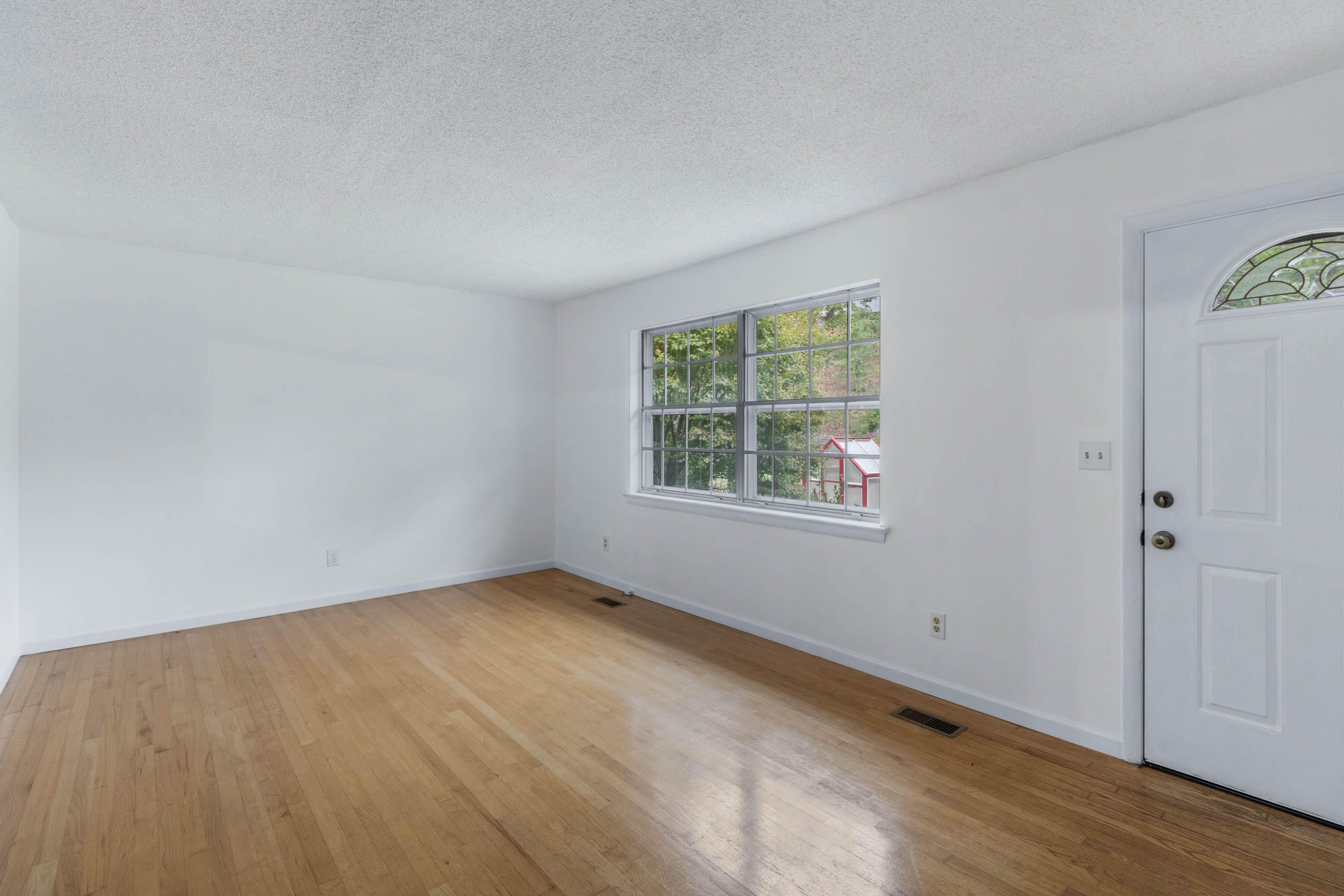 6712 Barclay Lane