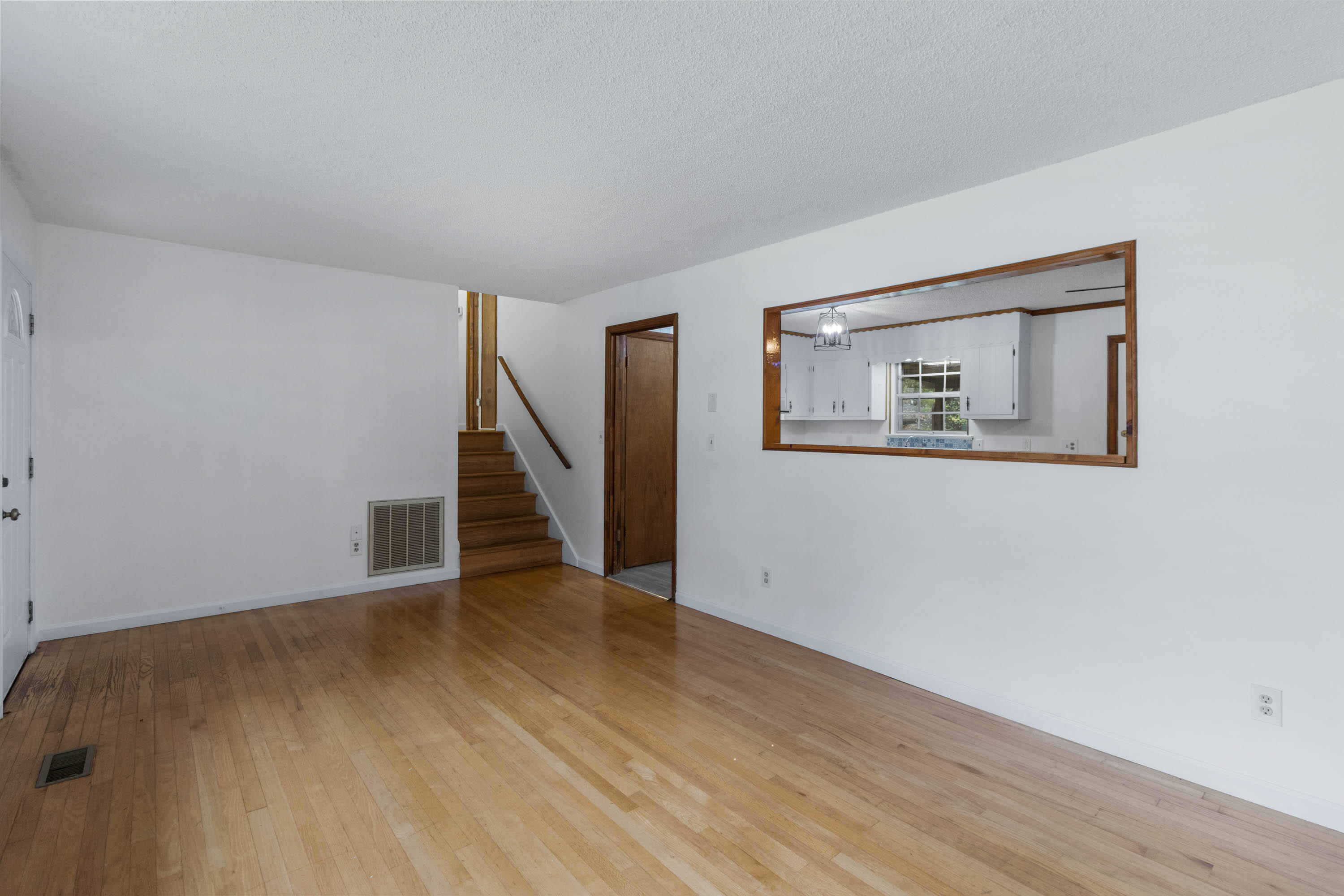6712 Barclay Lane