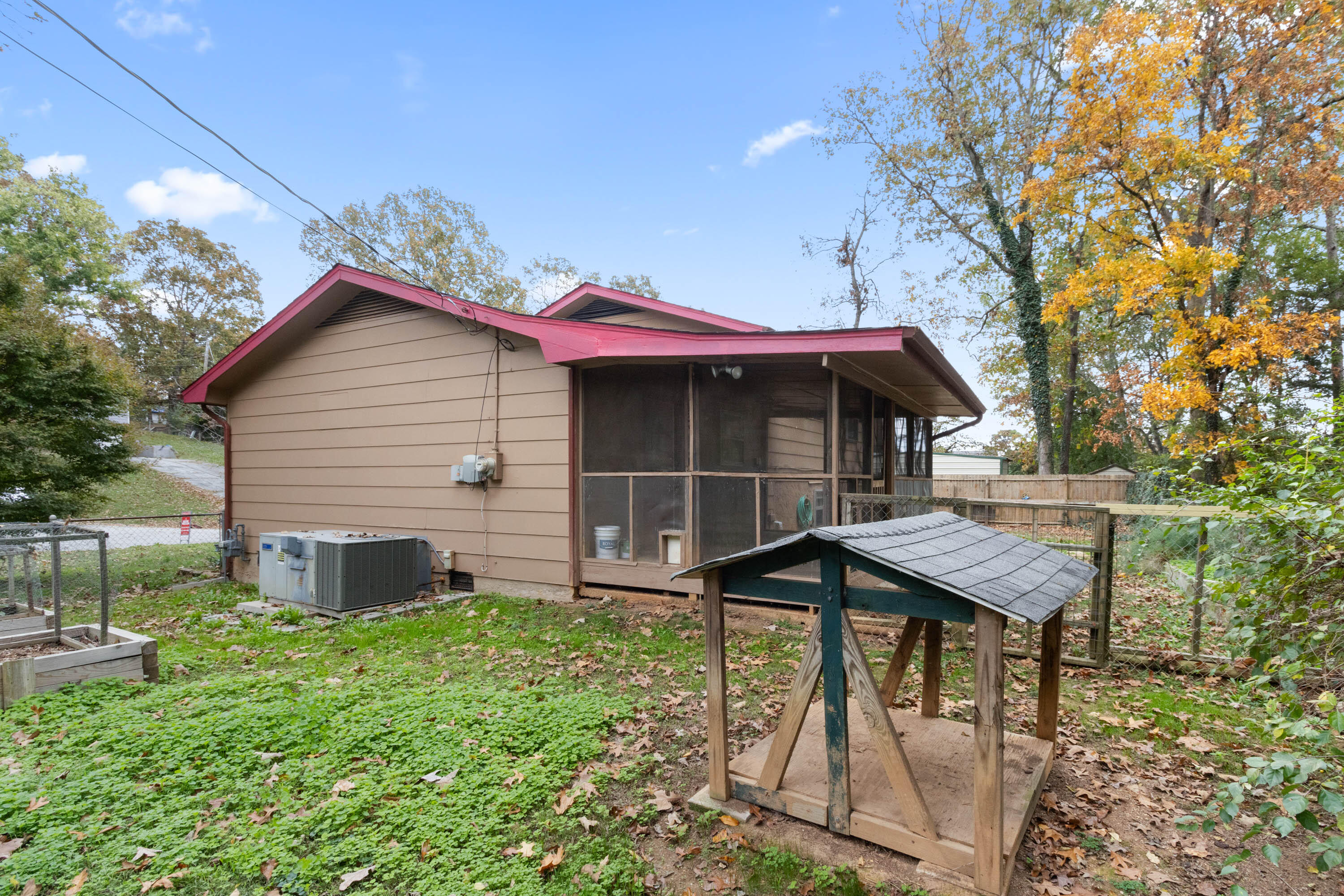 6712 Barclay Lane
