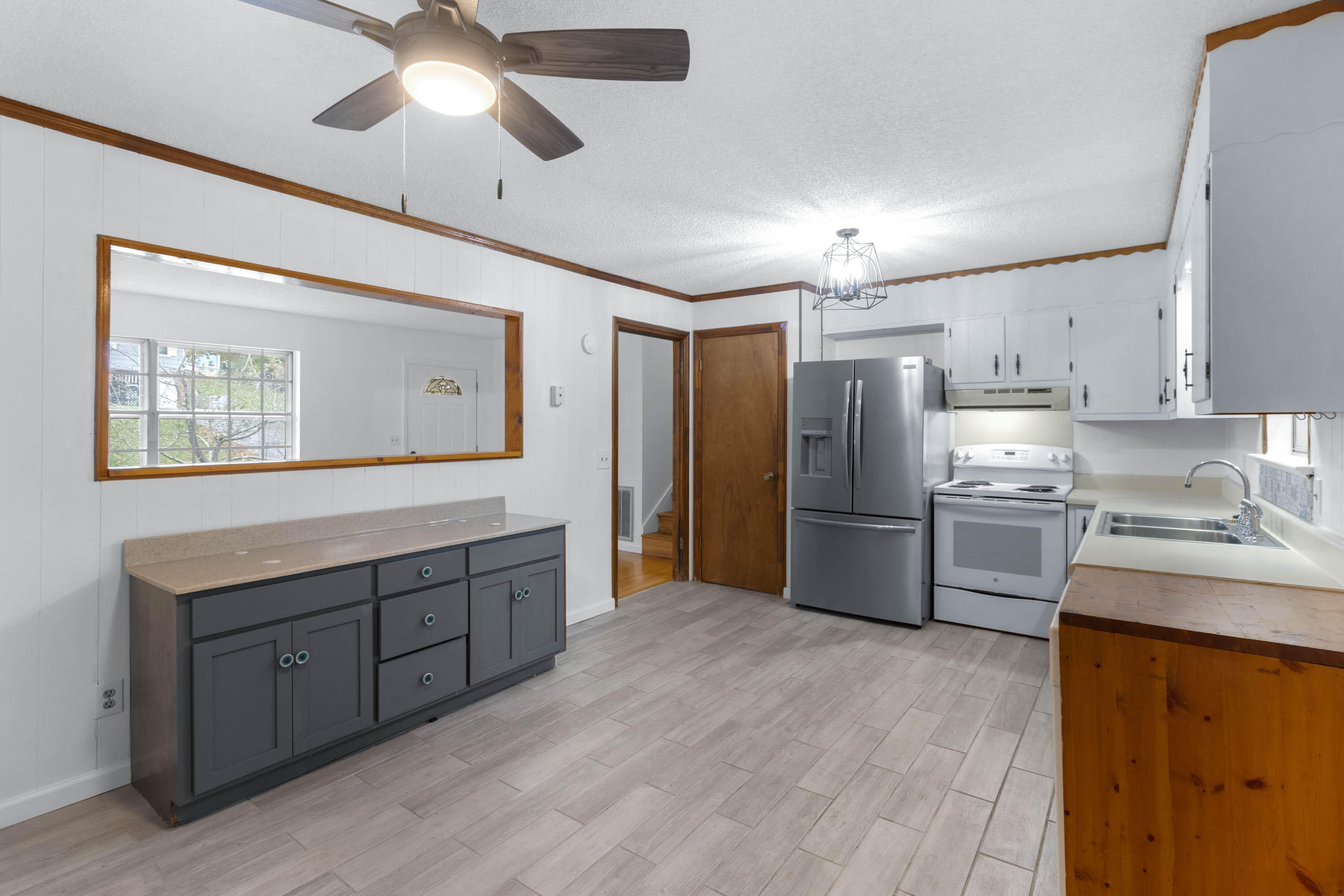 6712 Barclay Lane