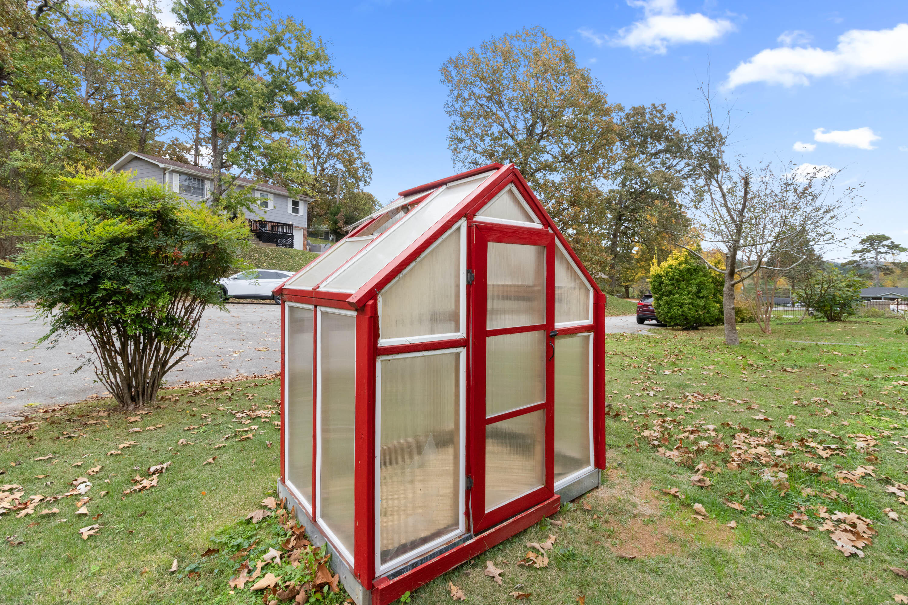 6712 Barclay Lane