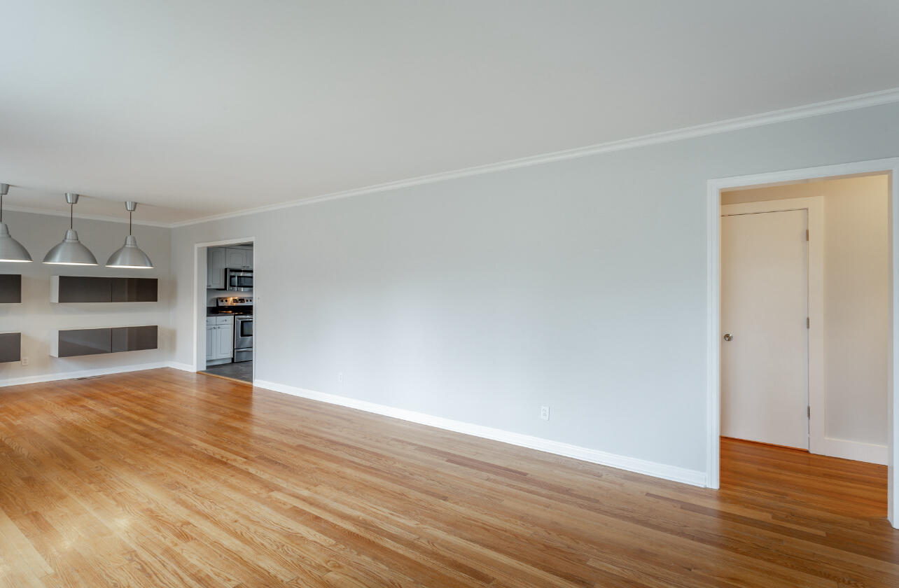 512 Acorn Court