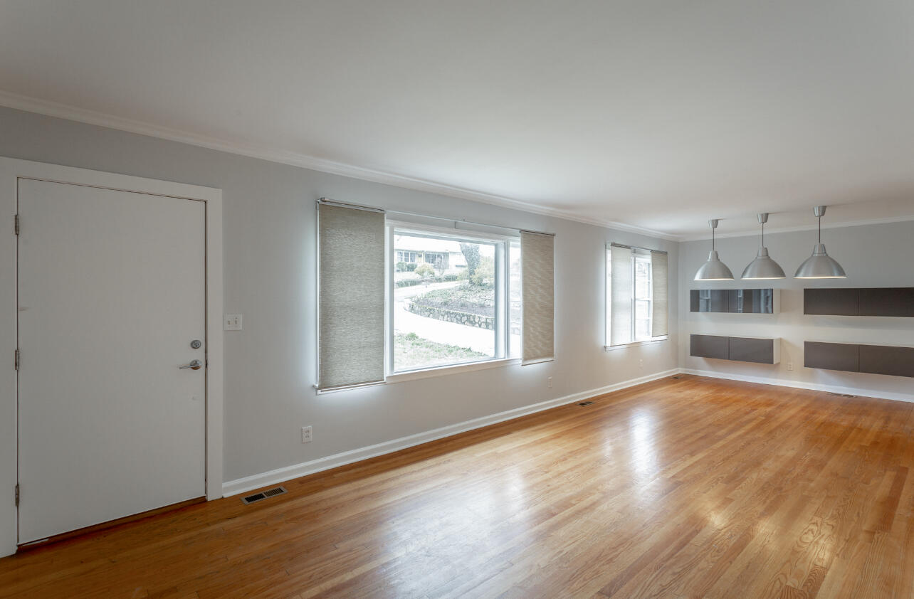 512 Acorn Court