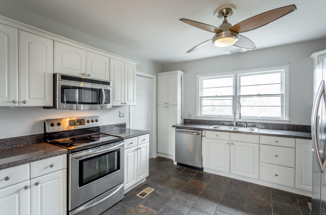 512 Acorn Court