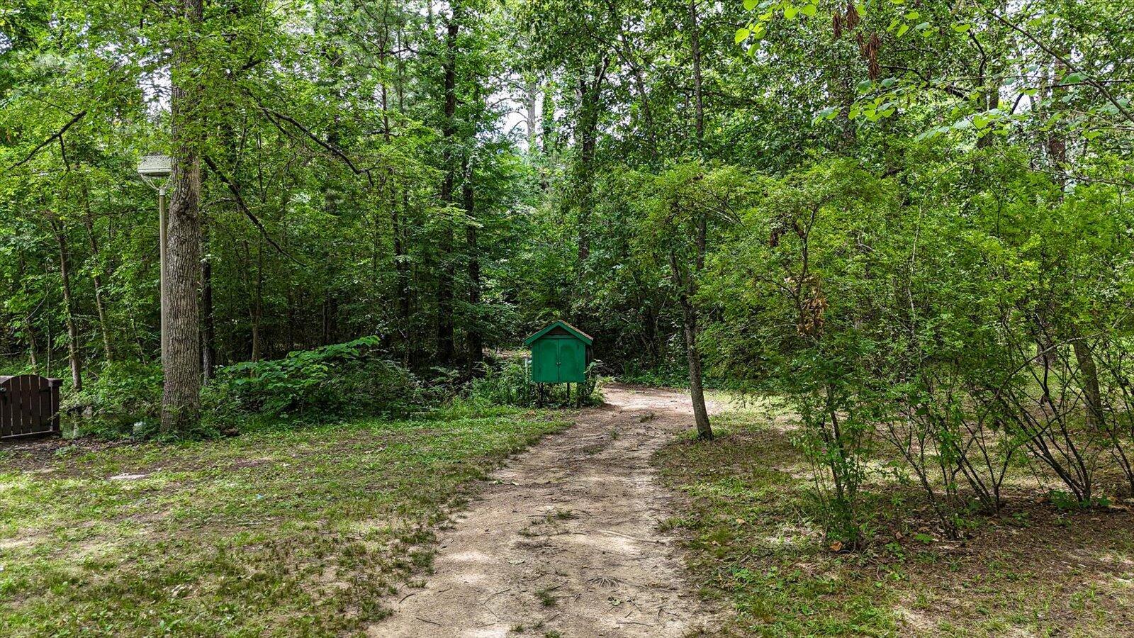 1105 Lakeside Circle
