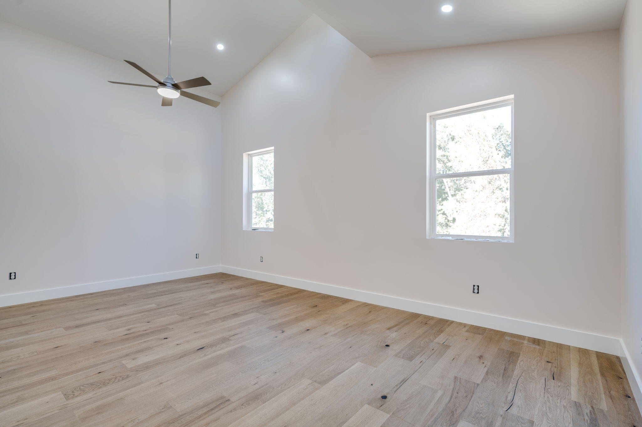 1105 Lakeside Circle