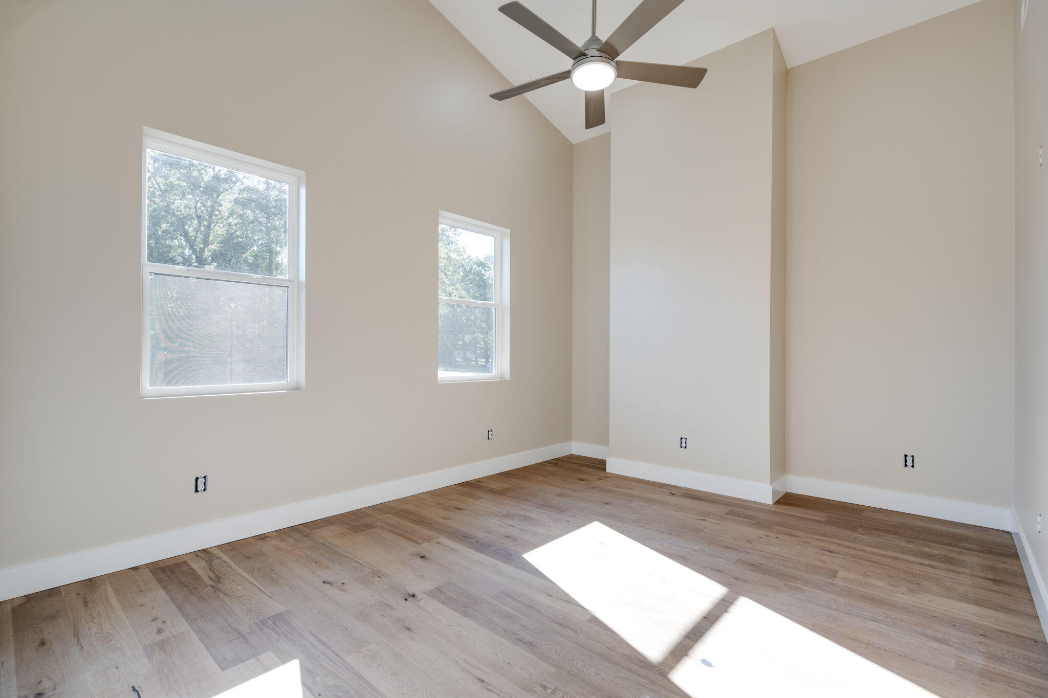 1105 Lakeside Circle