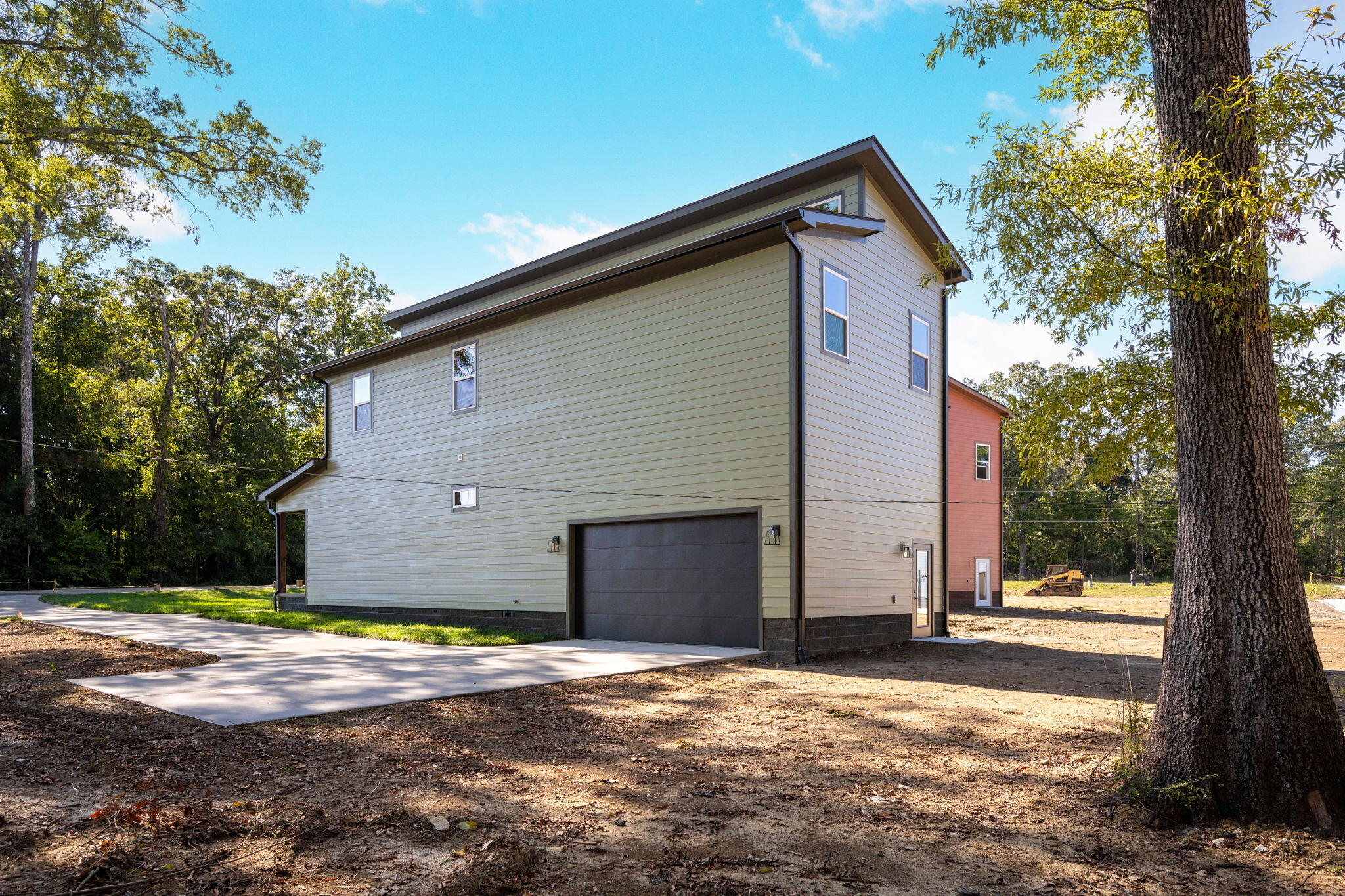 1105 Lakeside Circle