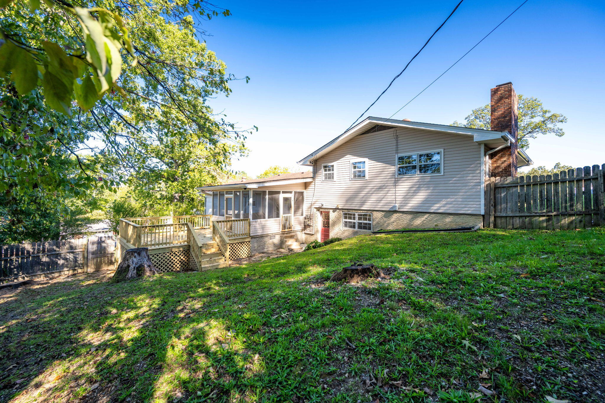 4627 Hillmont Lane