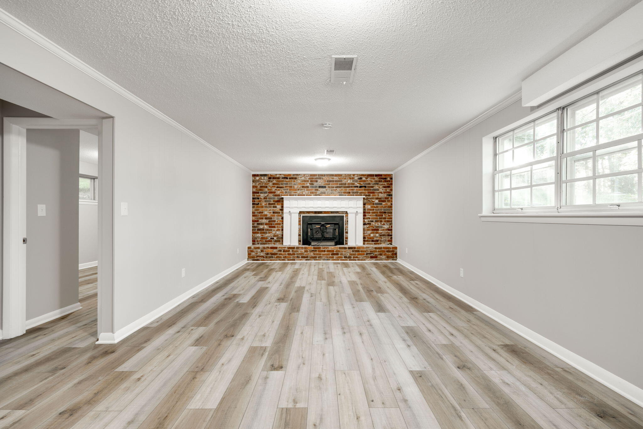 4627 Hillmont Lane