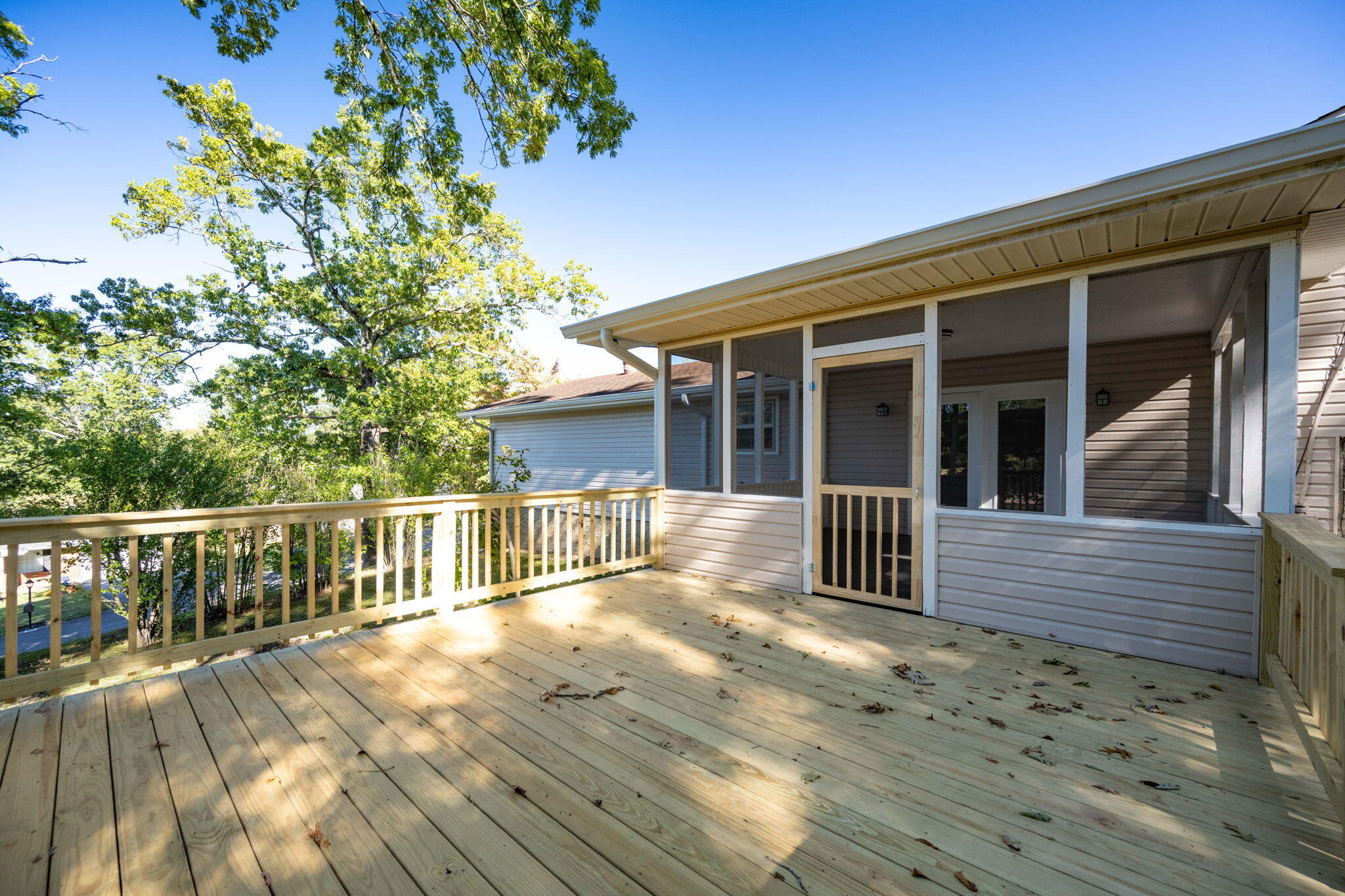 4627 Hillmont Lane