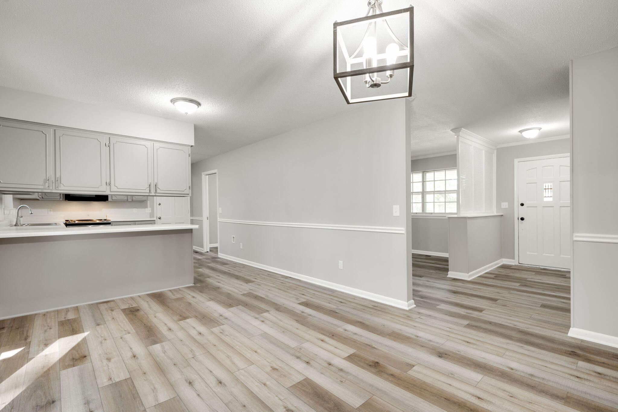 4627 Hillmont Lane