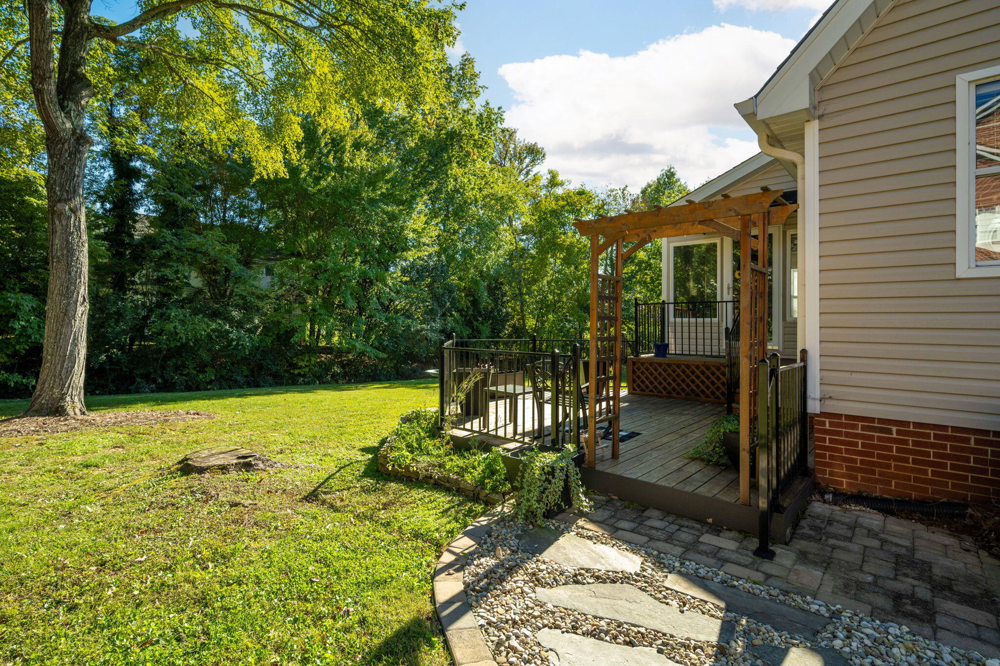 2806 Fox Ridge Road