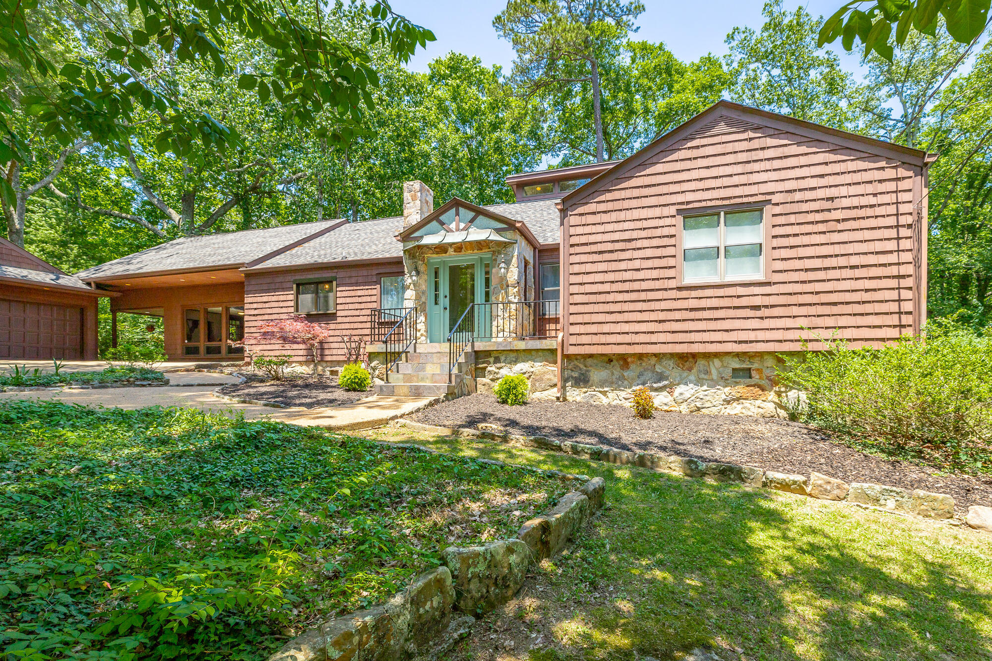 107 Robin Hood Trail