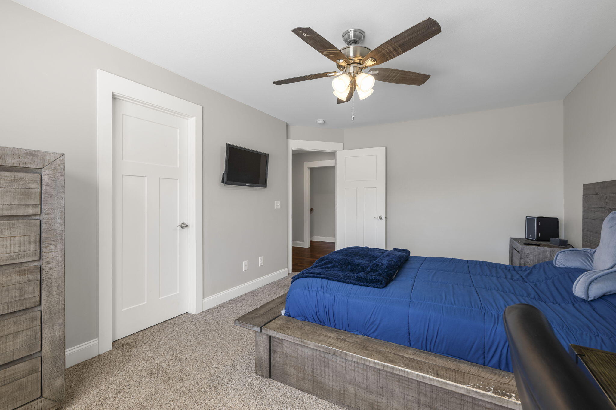 7036 Gregory Drive