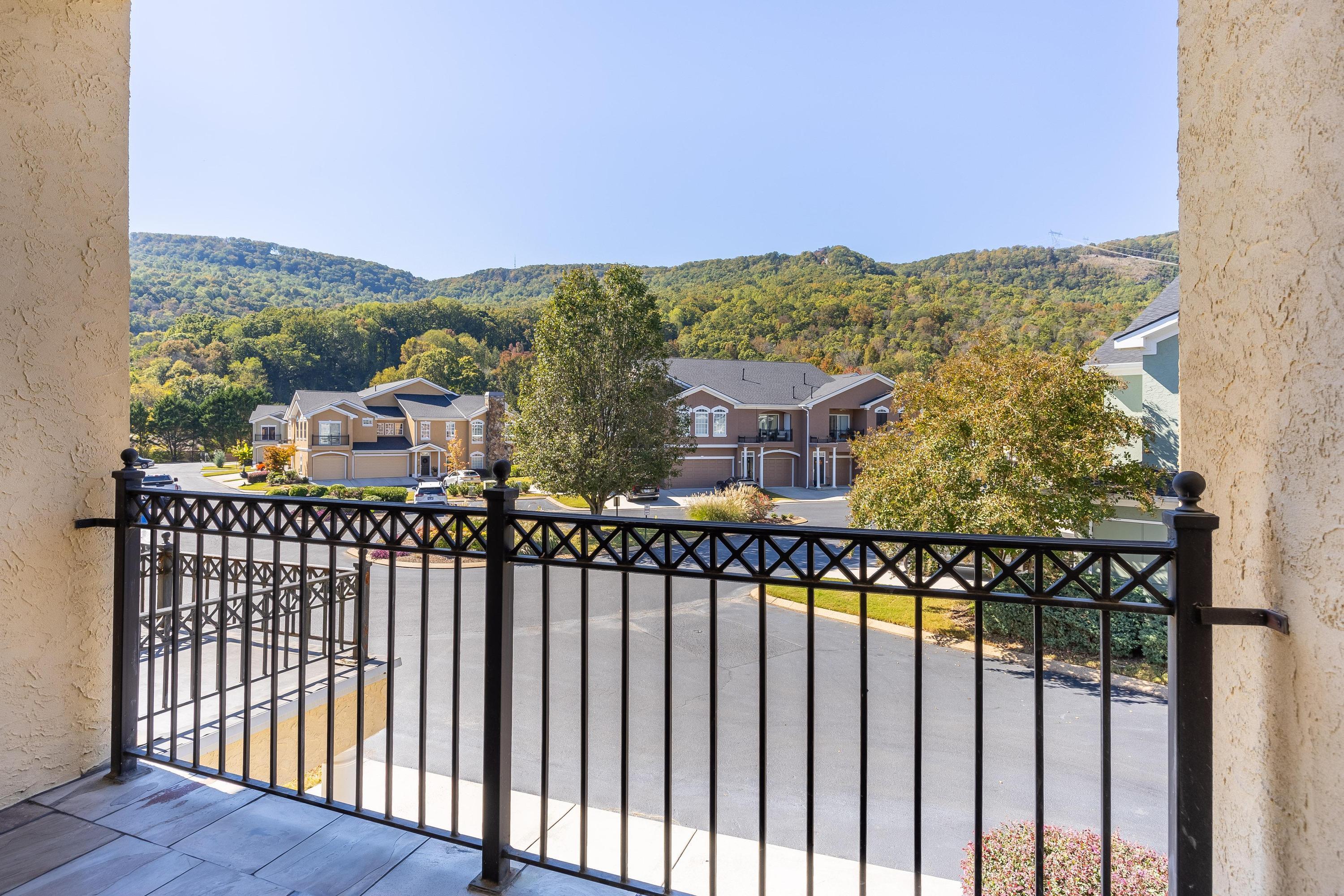 705 Renaissance Court