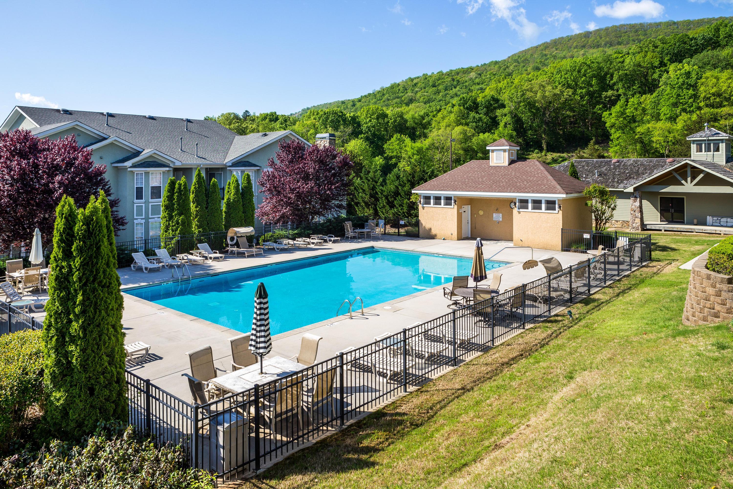 705 Renaissance Court