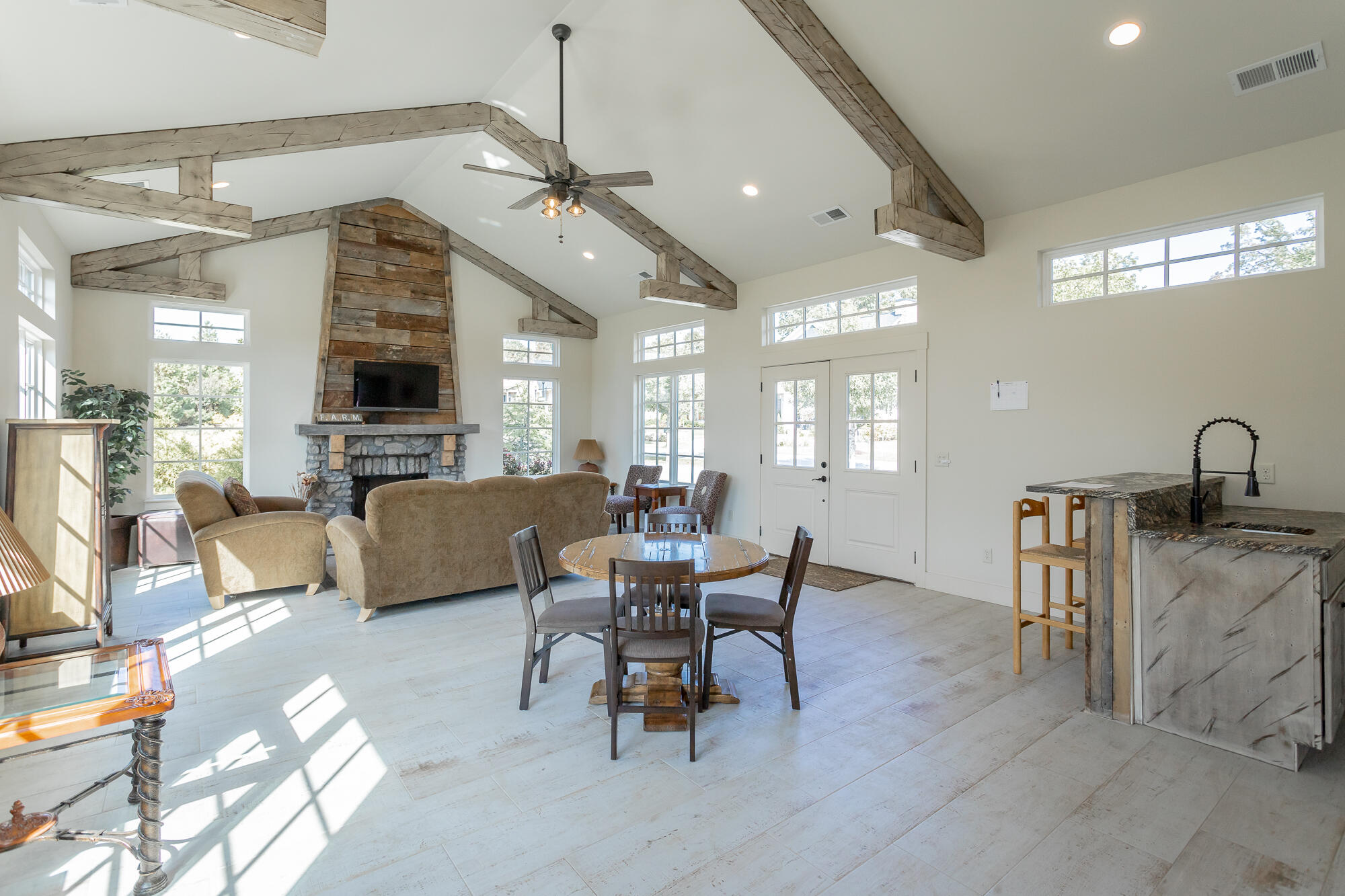 2664 Copper Cove