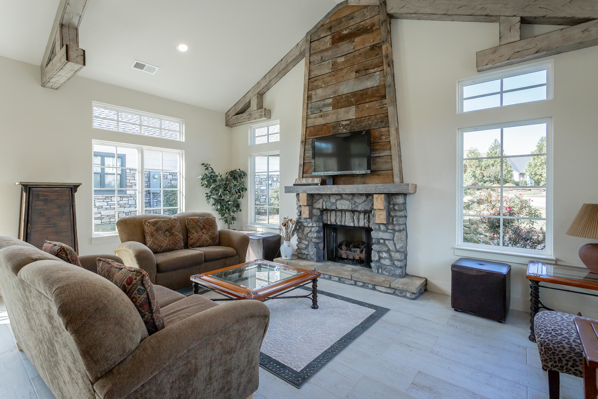 2664 Copper Cove