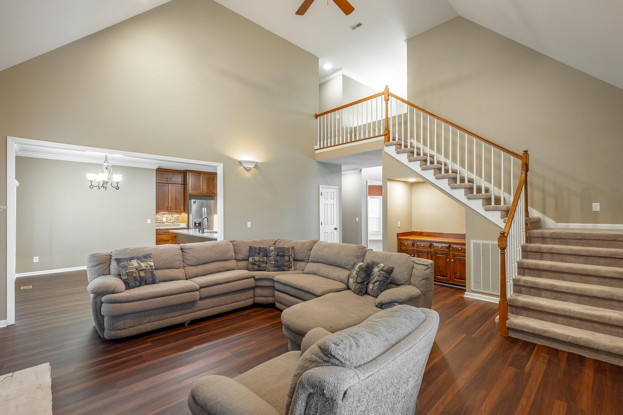 2325 Guinevere Parkway