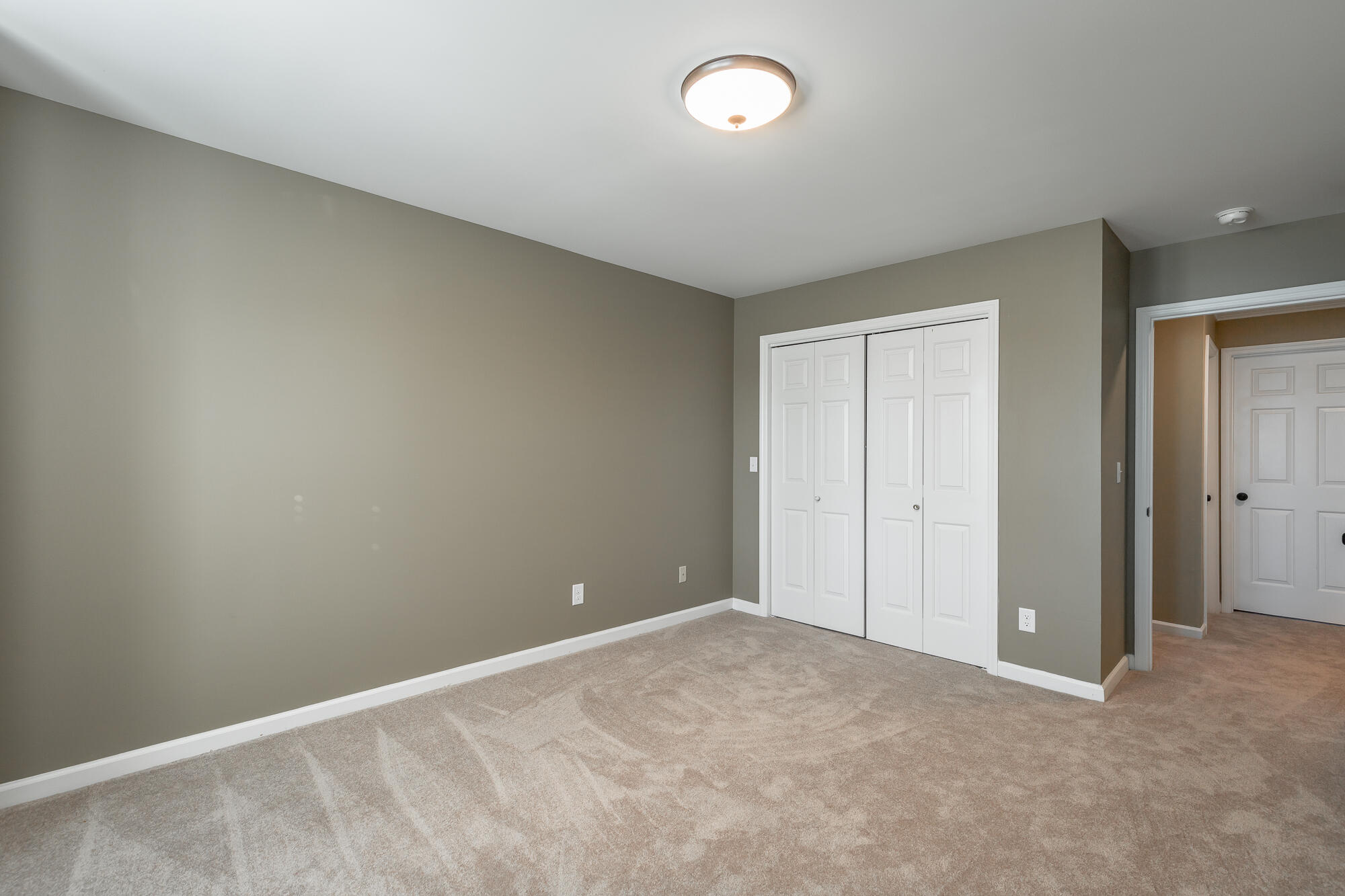 2325 Guinevere Parkway