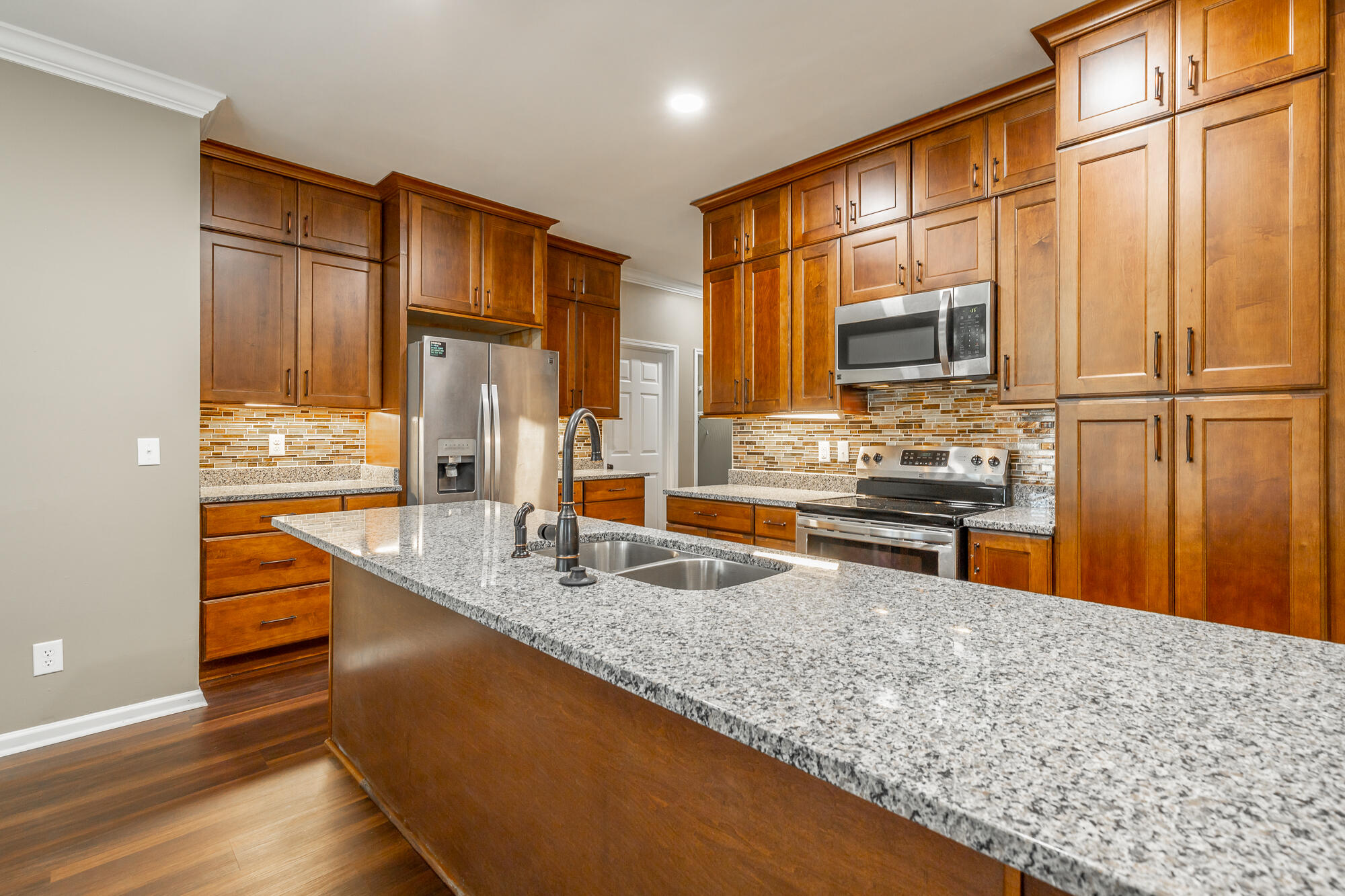 2325 Guinevere Parkway