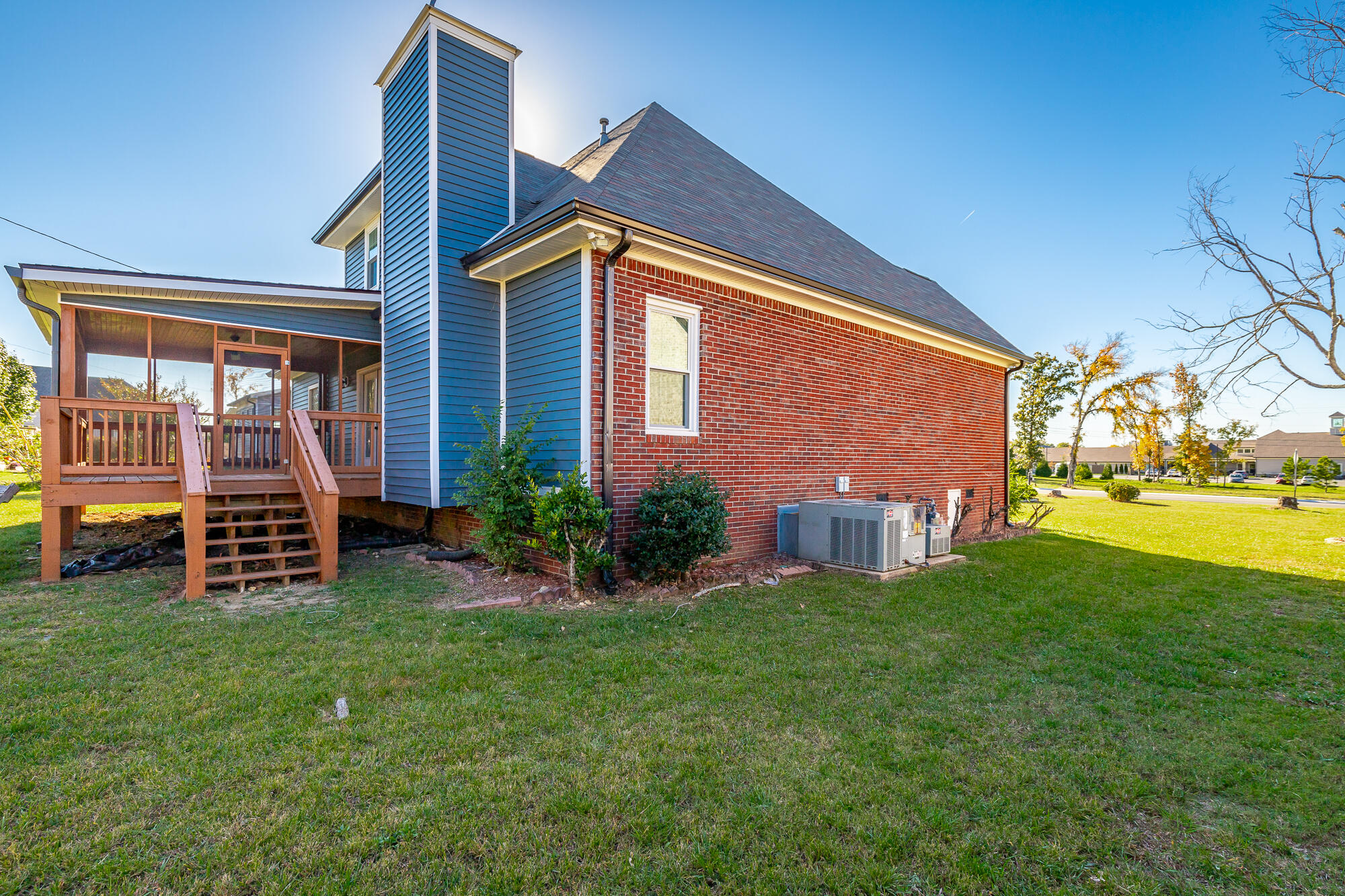 2325 Guinevere Parkway