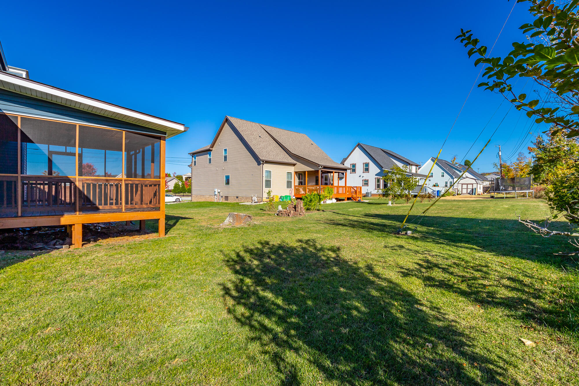 2325 Guinevere Parkway