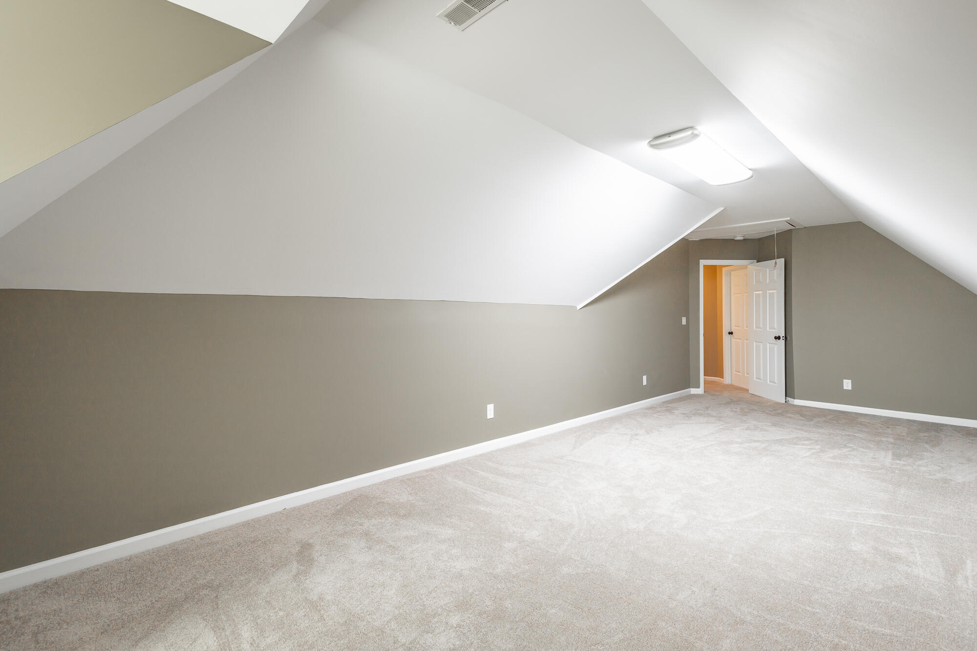 2325 Guinevere Parkway