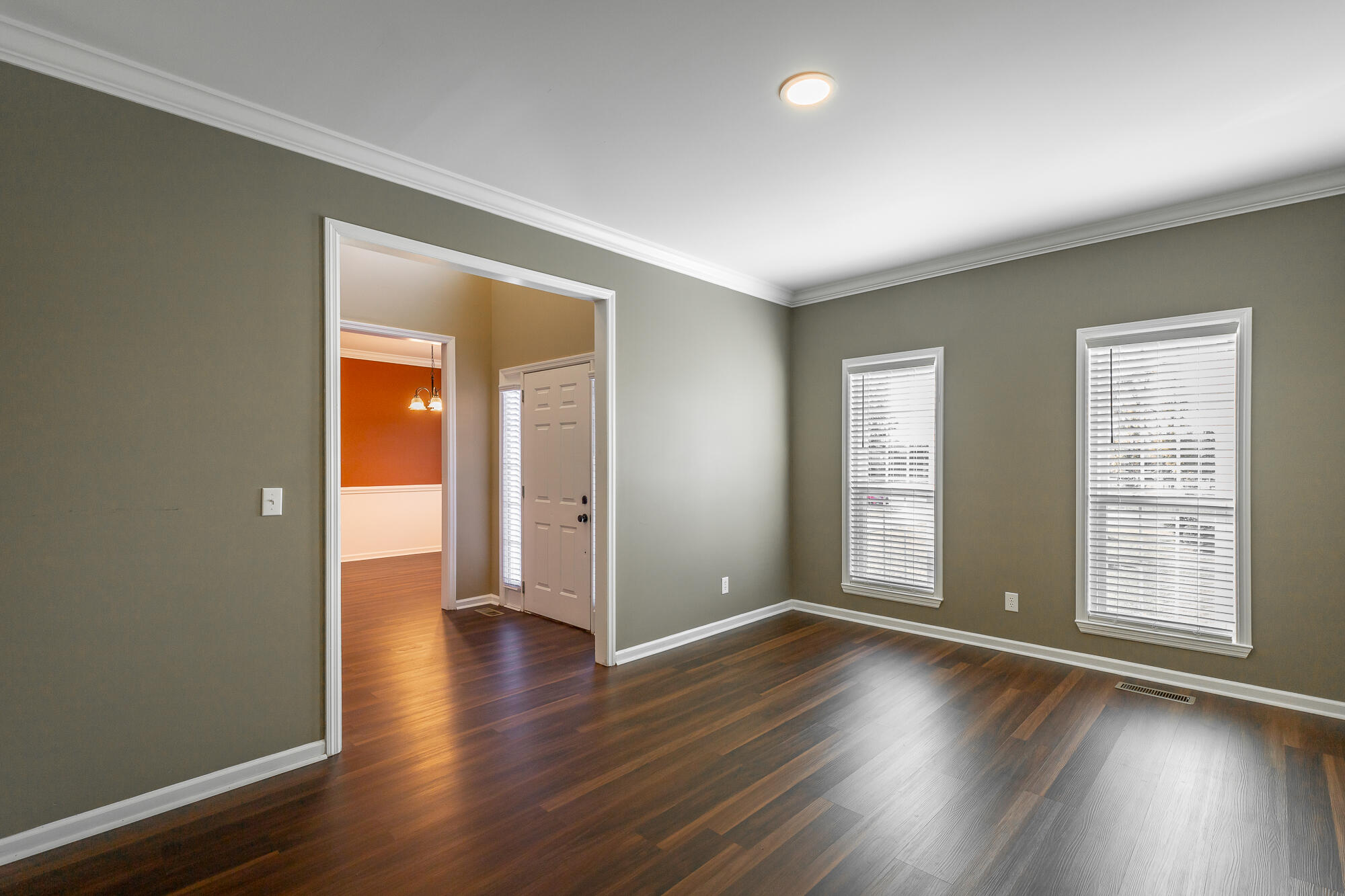 2325 Guinevere Parkway