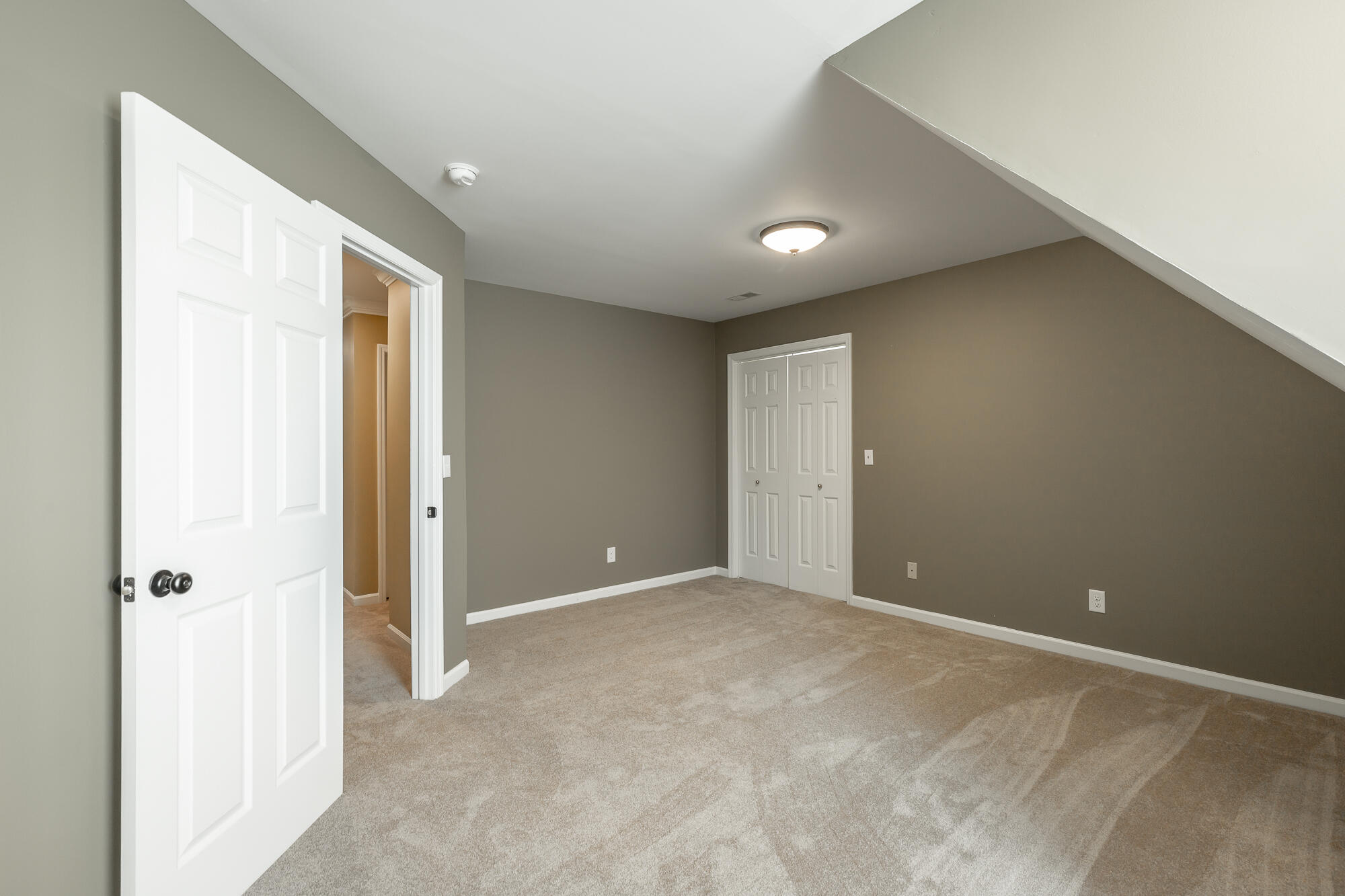 2325 Guinevere Parkway