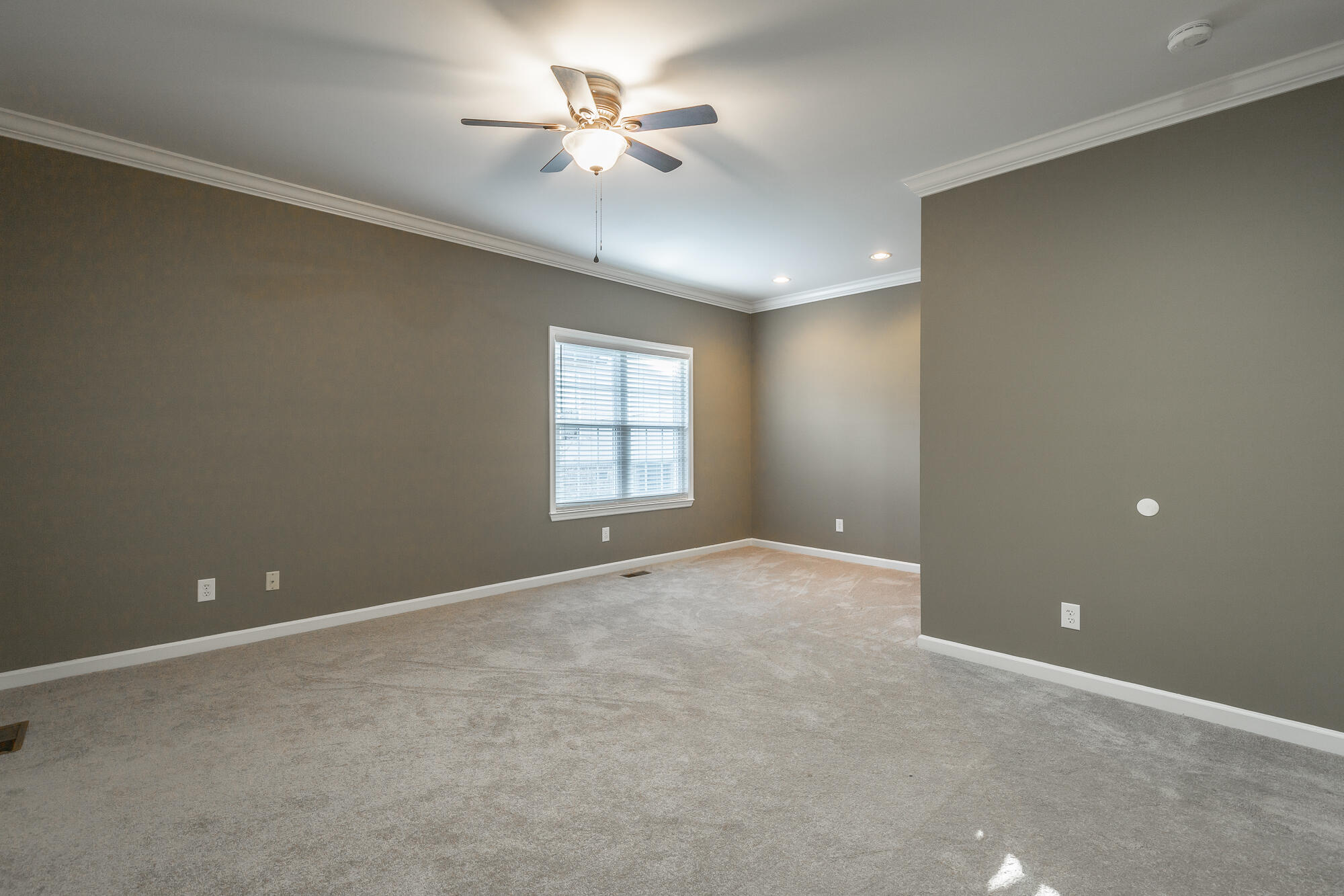 2325 Guinevere Parkway