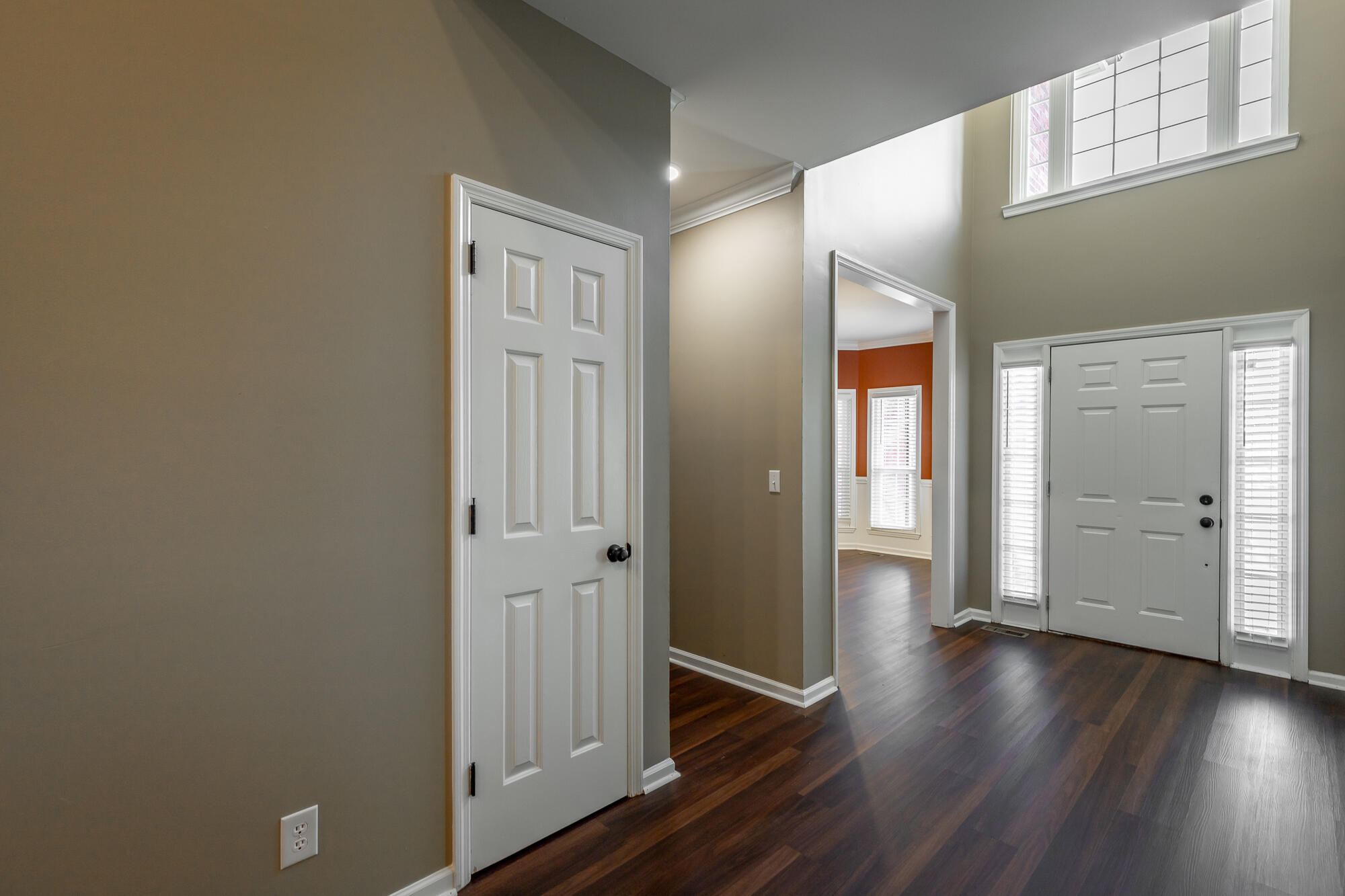 2325 Guinevere Parkway