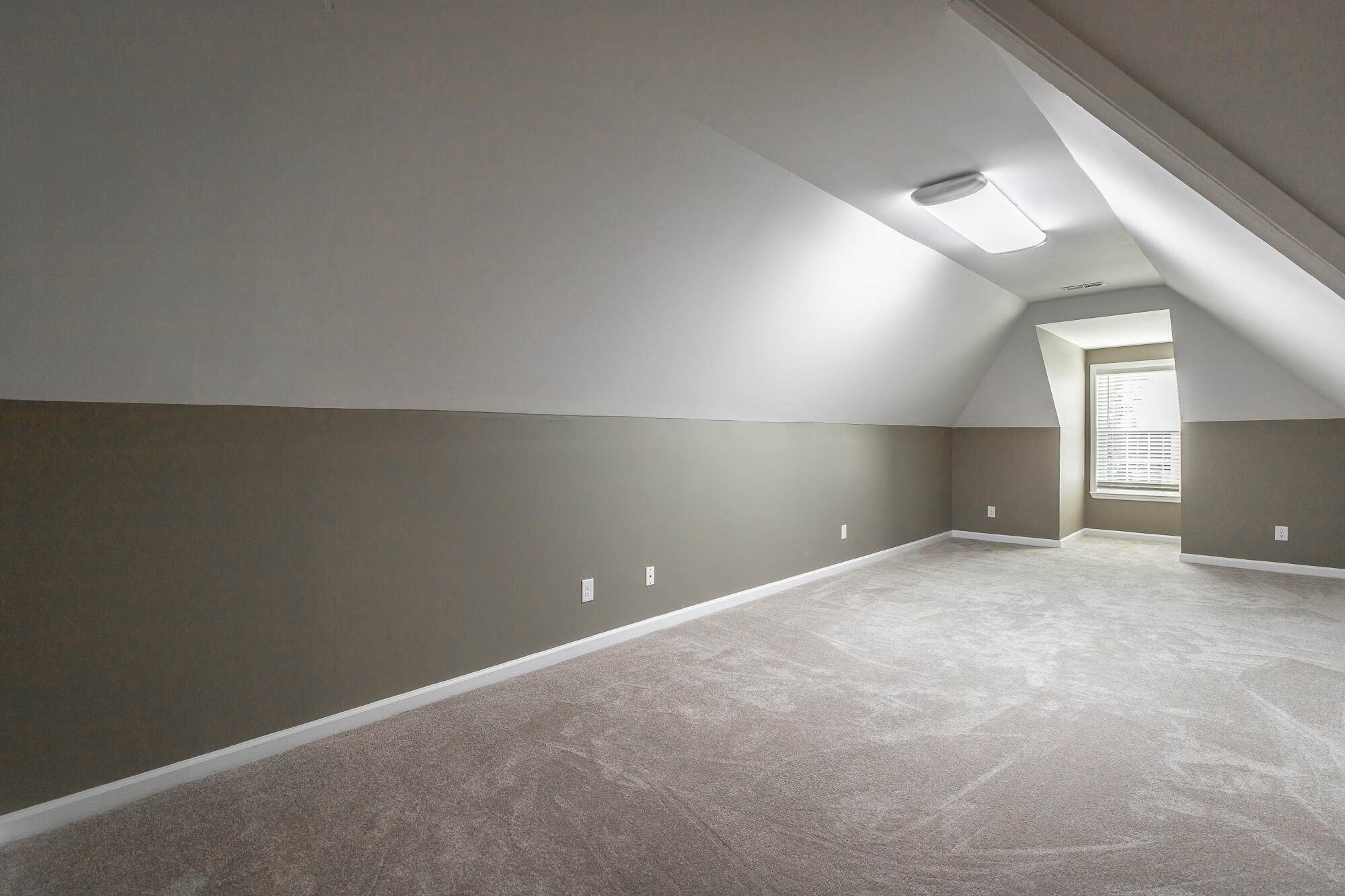 2325 Guinevere Parkway
