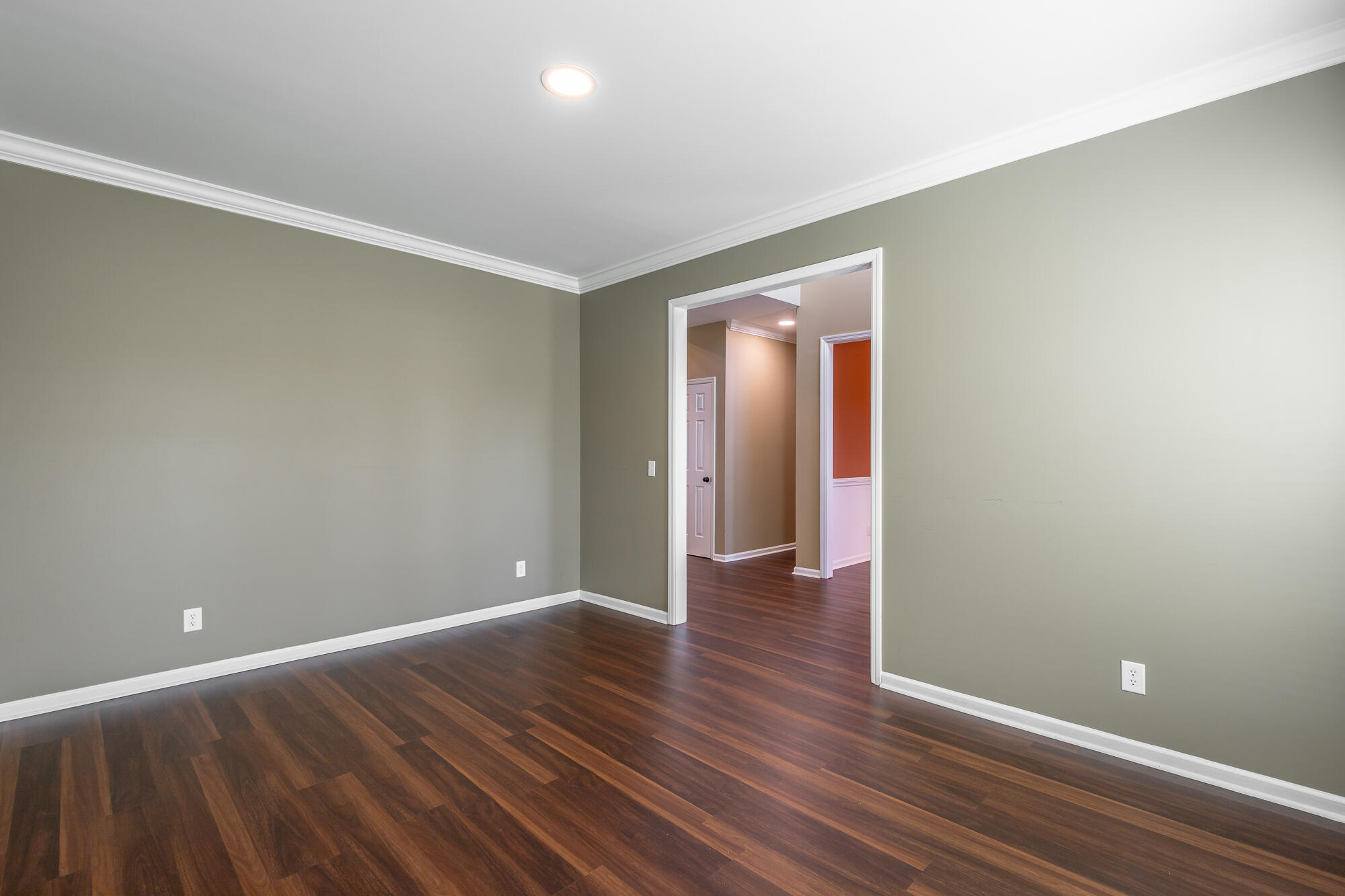 2325 Guinevere Parkway