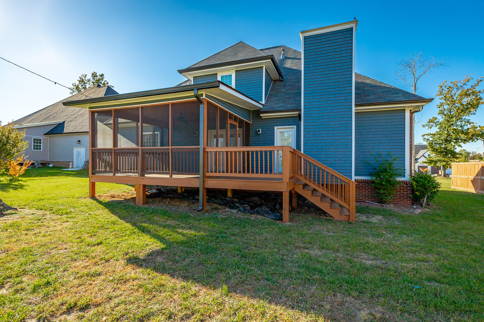 2325 Guinevere Parkway