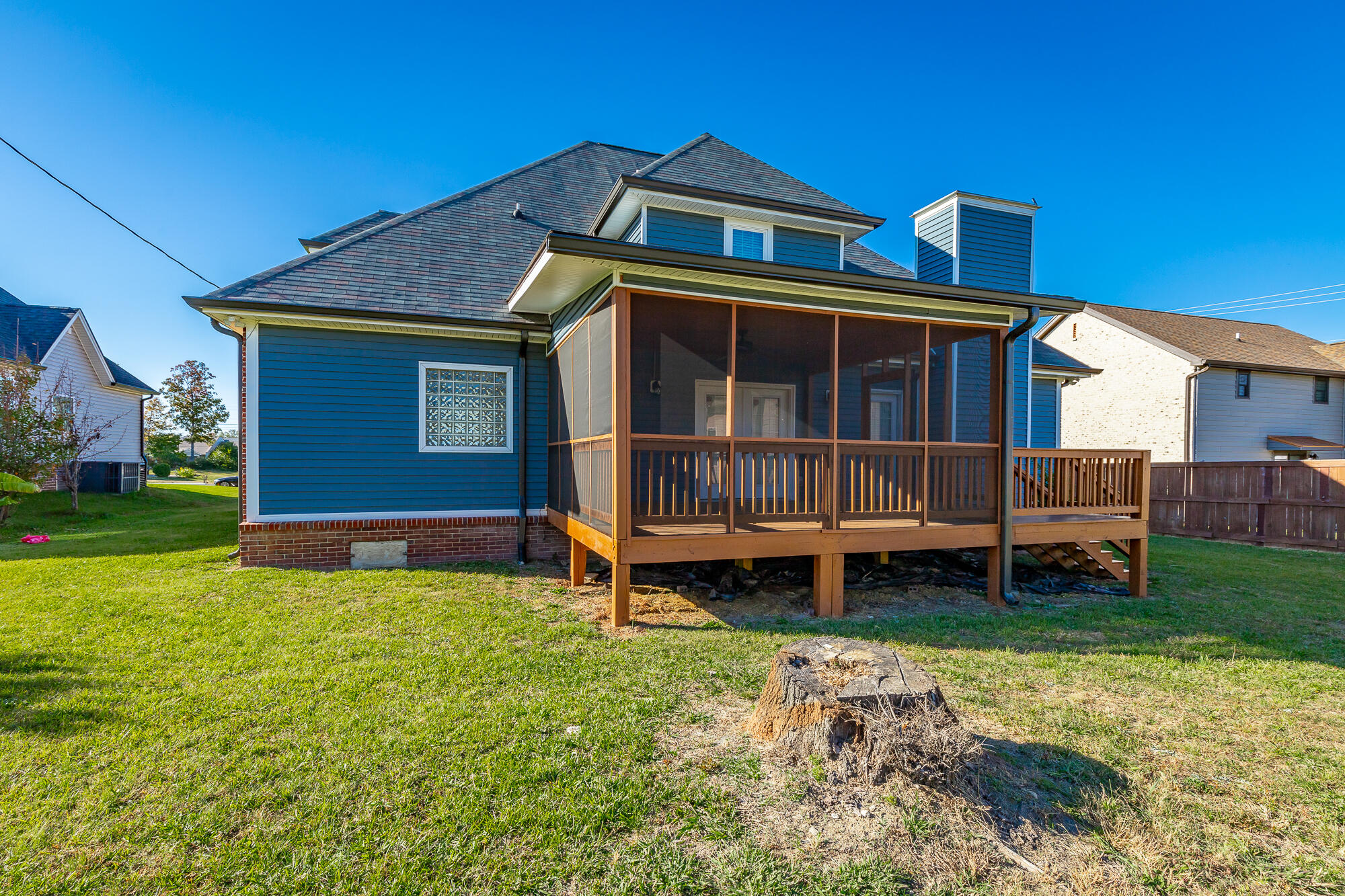 2325 Guinevere Parkway