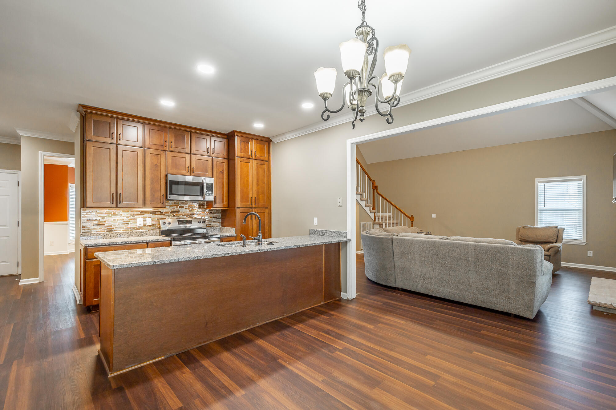 2325 Guinevere Parkway