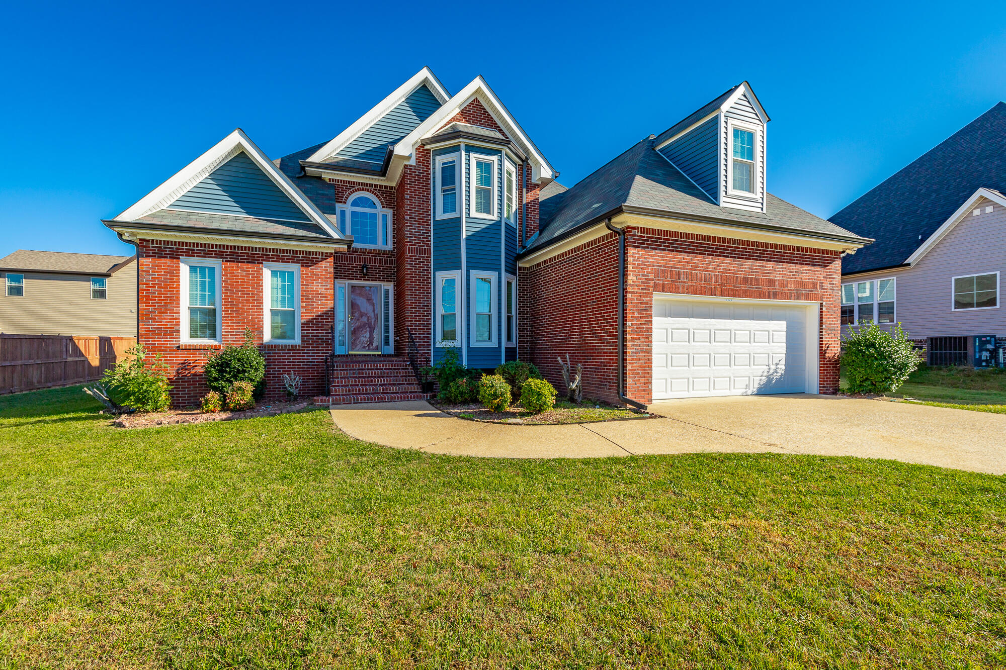 2325 Guinevere Parkway