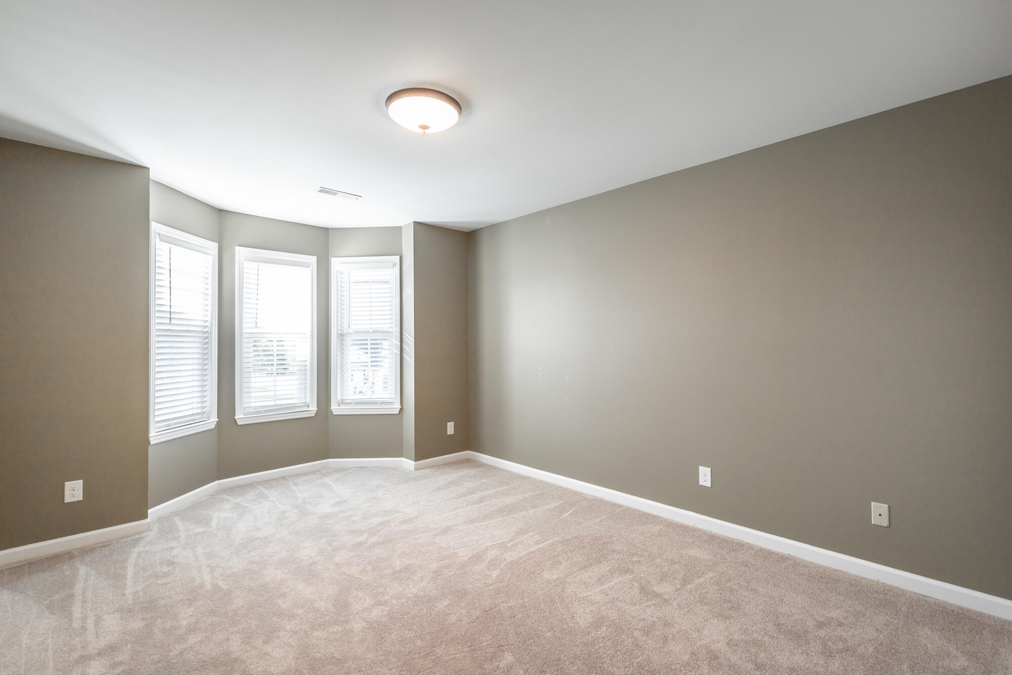 2325 Guinevere Parkway